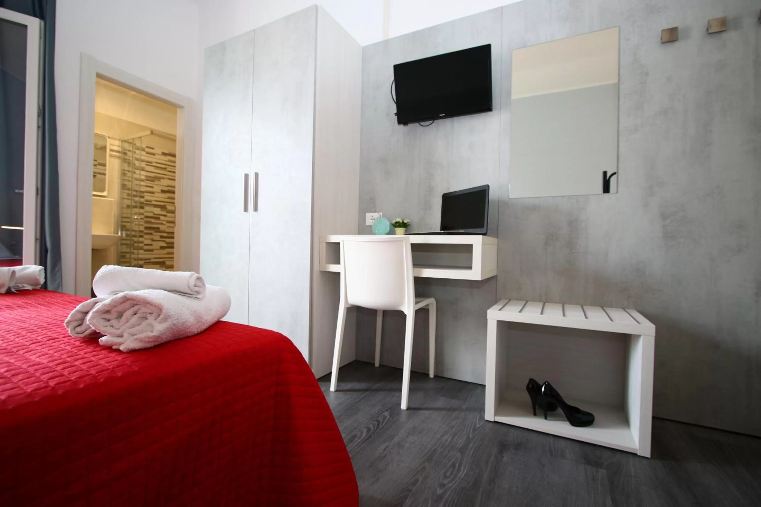 Photo of the whole room, Bed in Hotel Kim