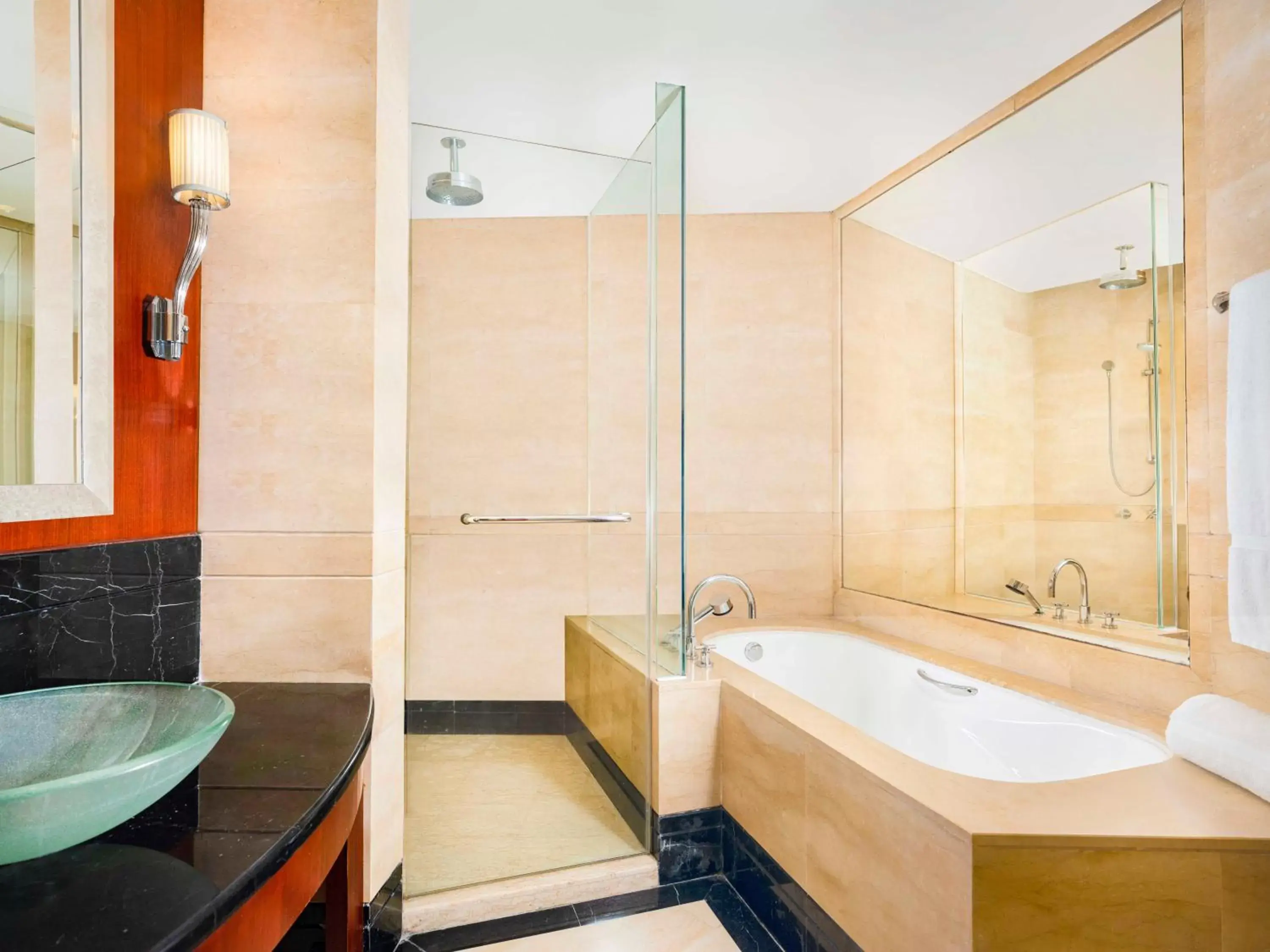Bathroom in Sheraton Dongguan Hotel