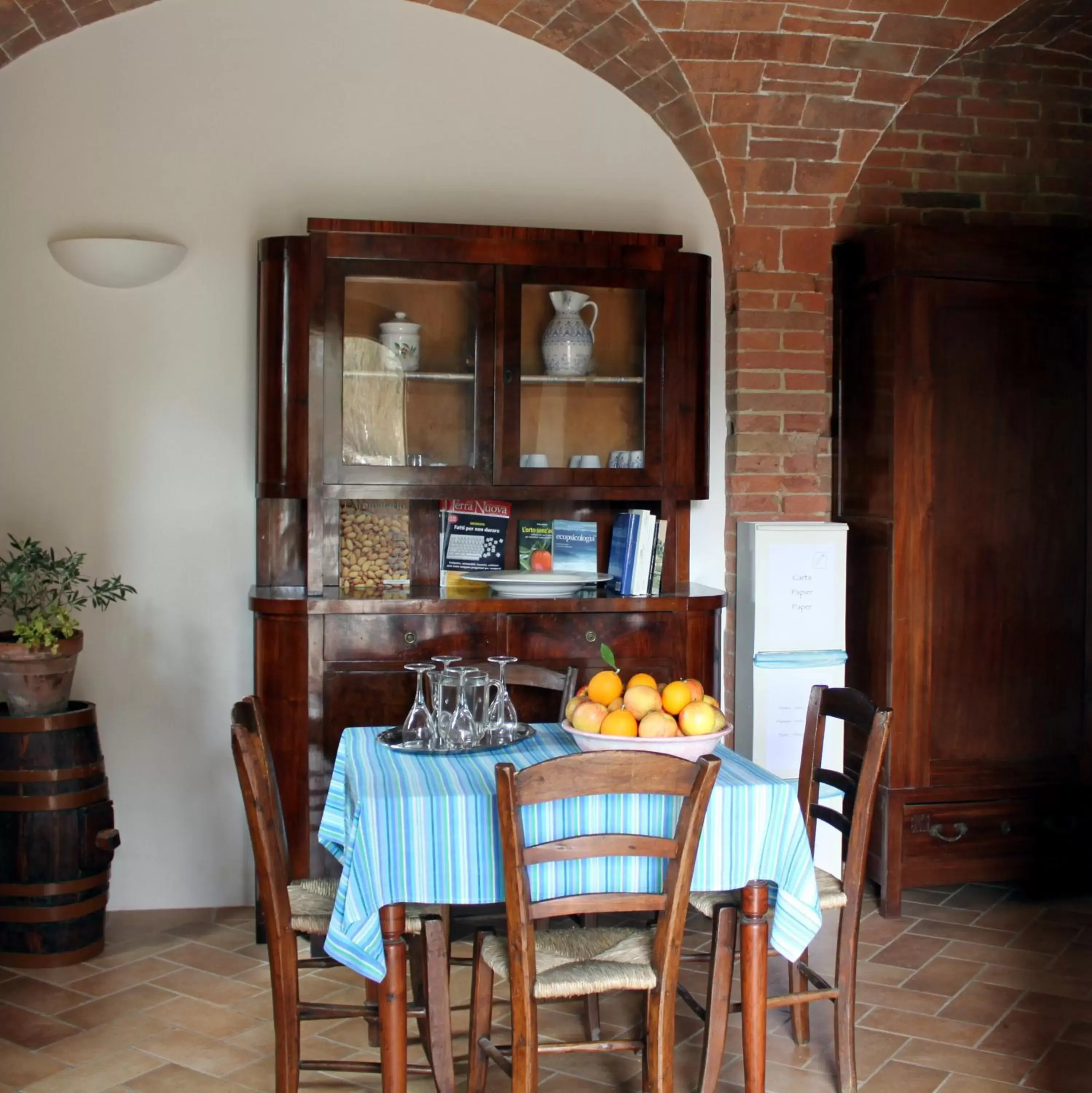 Dining Area in Bio B&B La Fanciullaccia