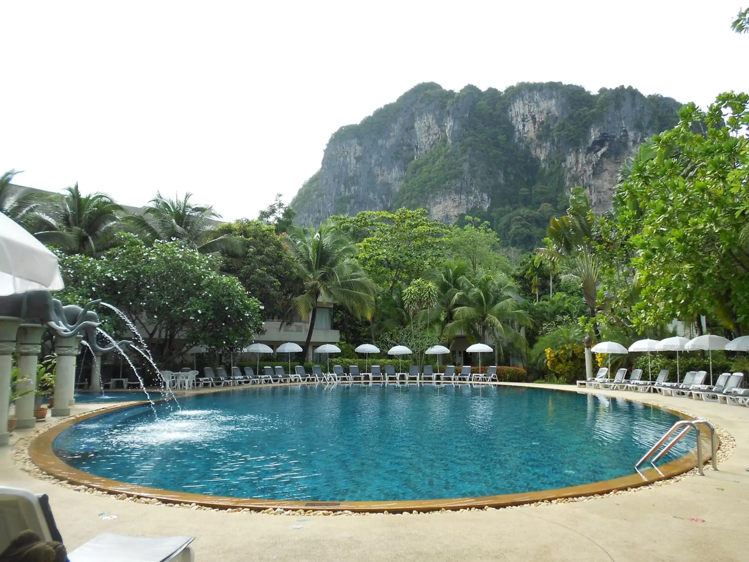 Pool view, Swimming Pool in Golden Beach Resort