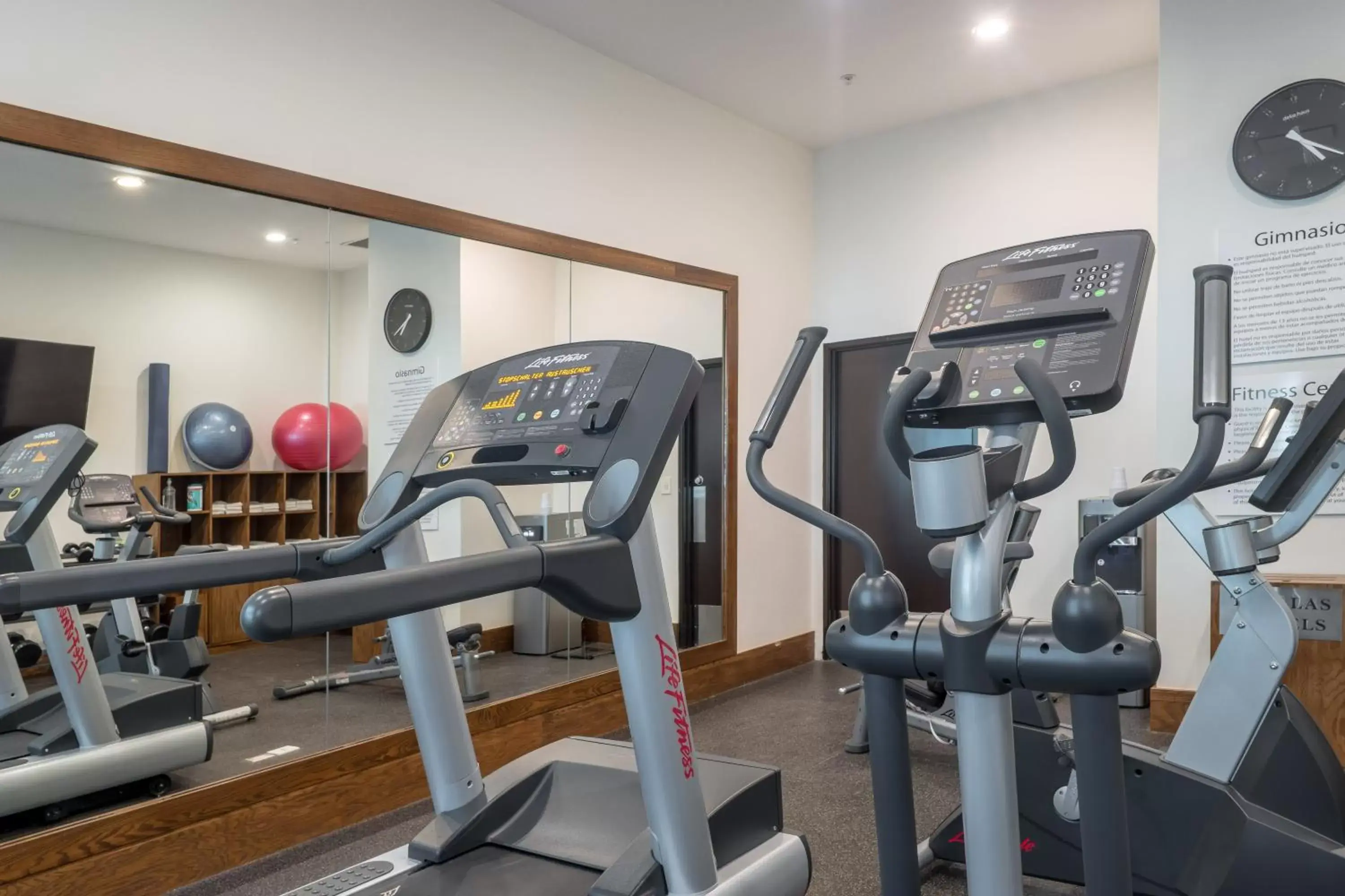 Fitness centre/facilities, Fitness Center/Facilities in Holiday Inn Express & Suites Silao Aeropuerto Terminal, an IHG Hotel