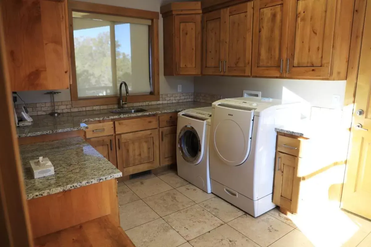 Kitchen/Kitchenette in Zion Ponderosa Ranch Resort