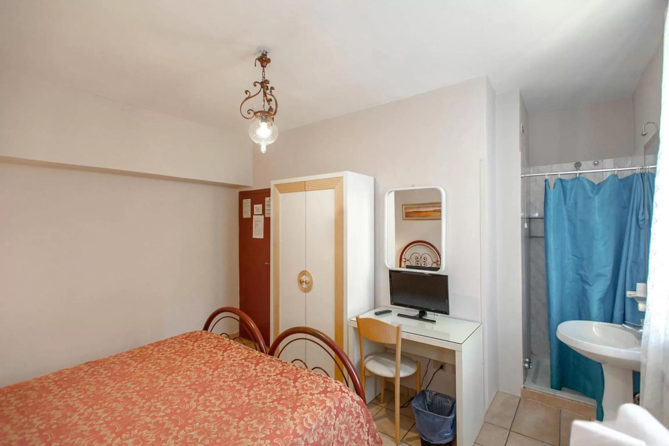 Photo of the whole room, Bed in Hotel Masaccio