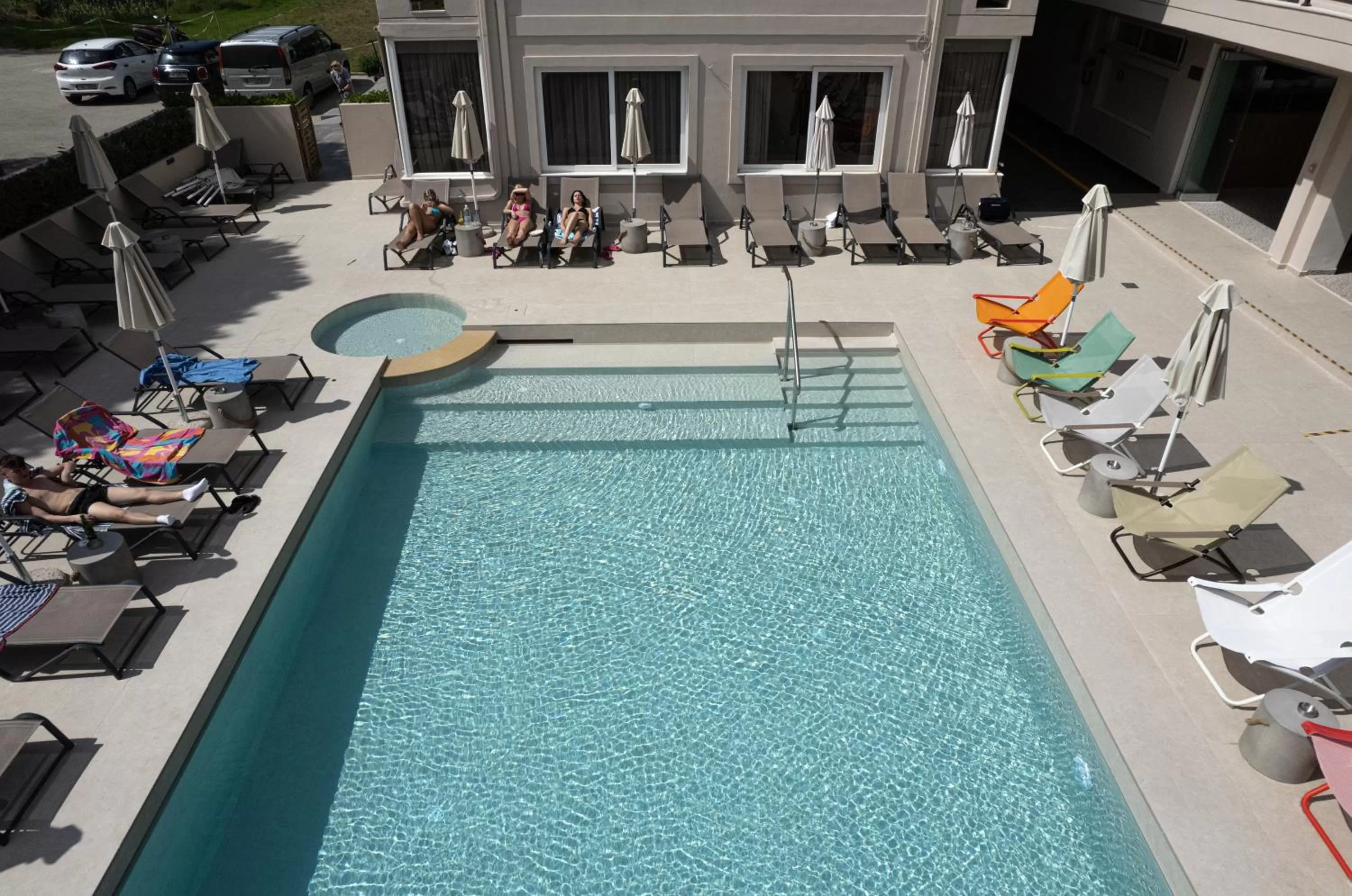 Swimming pool in Canadian Hotel
