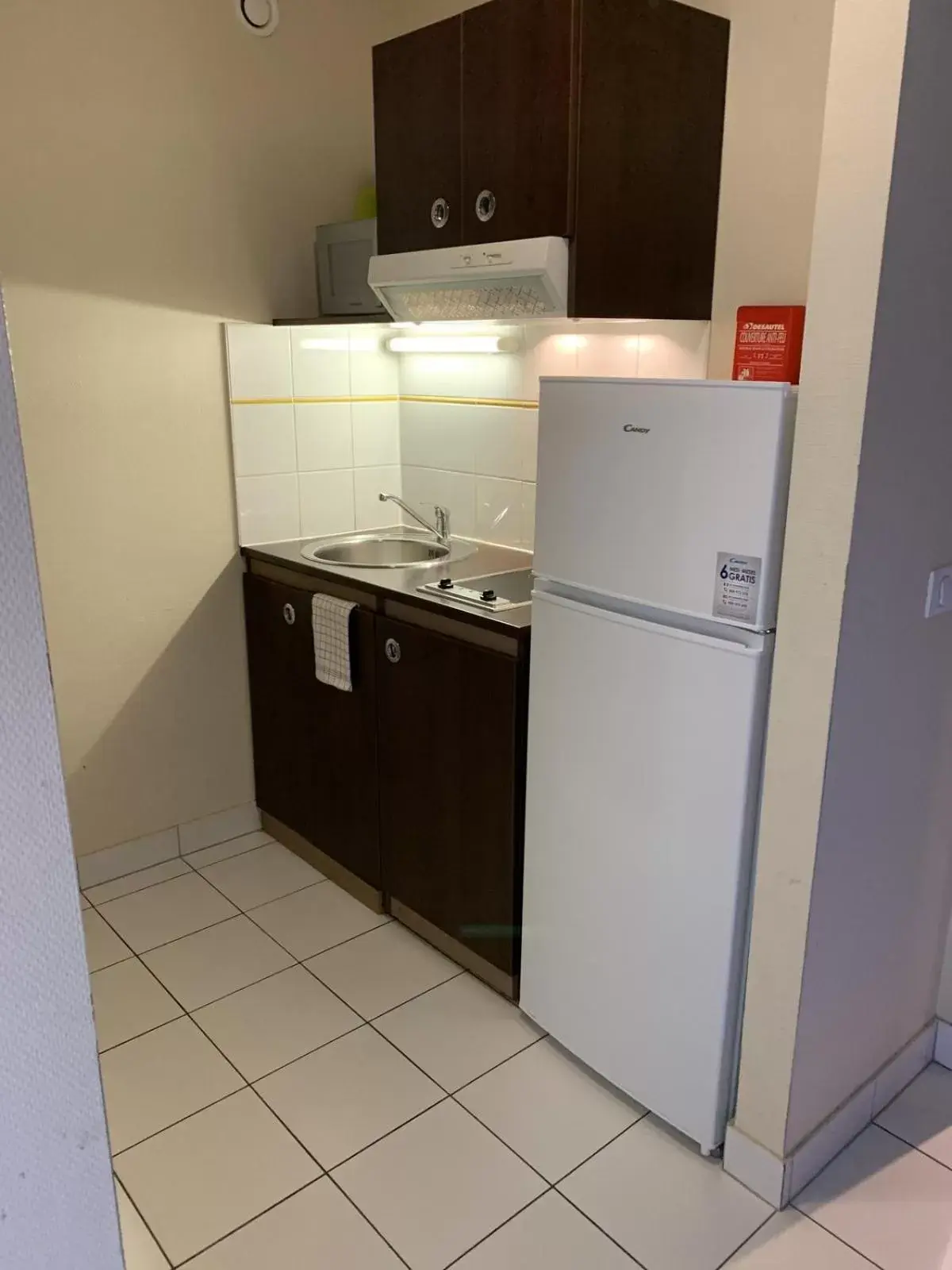 Coffee/tea facilities, Kitchen/Kitchenette in Appart'City Classic Arlon - Porte du Luxembourg