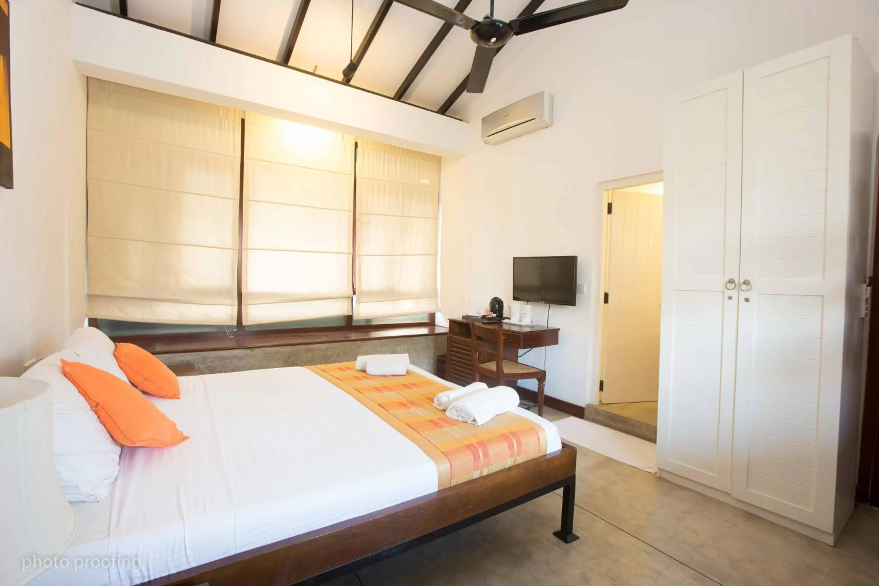 Photo of the whole room, Bed in Jaffna Heritage Hotel