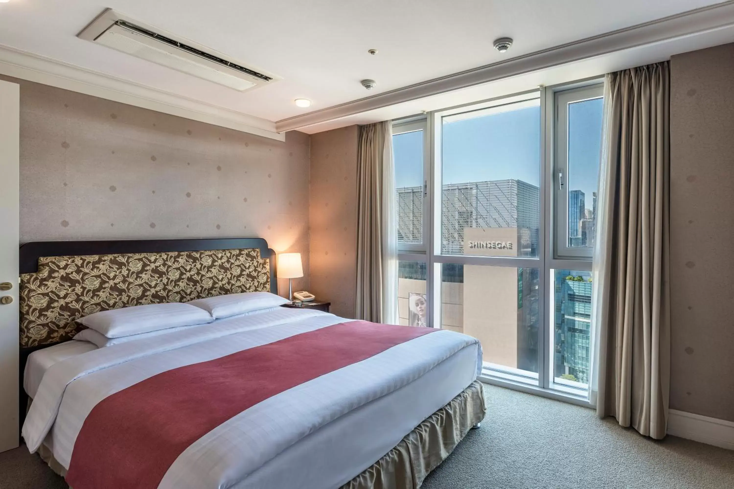 Bed in Haeundae Centum Hotel