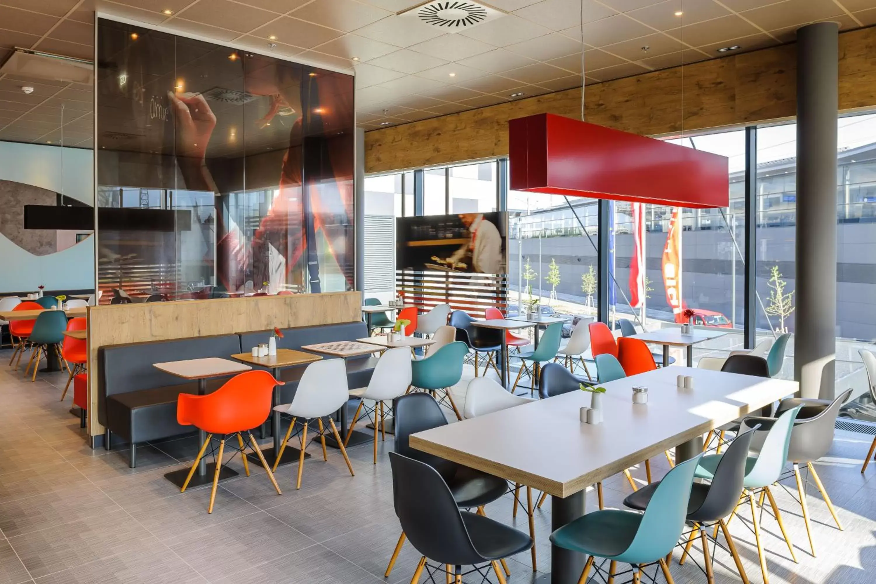 Food and drinks, Restaurant/Places to Eat in ibis Wien Hauptbahnhof