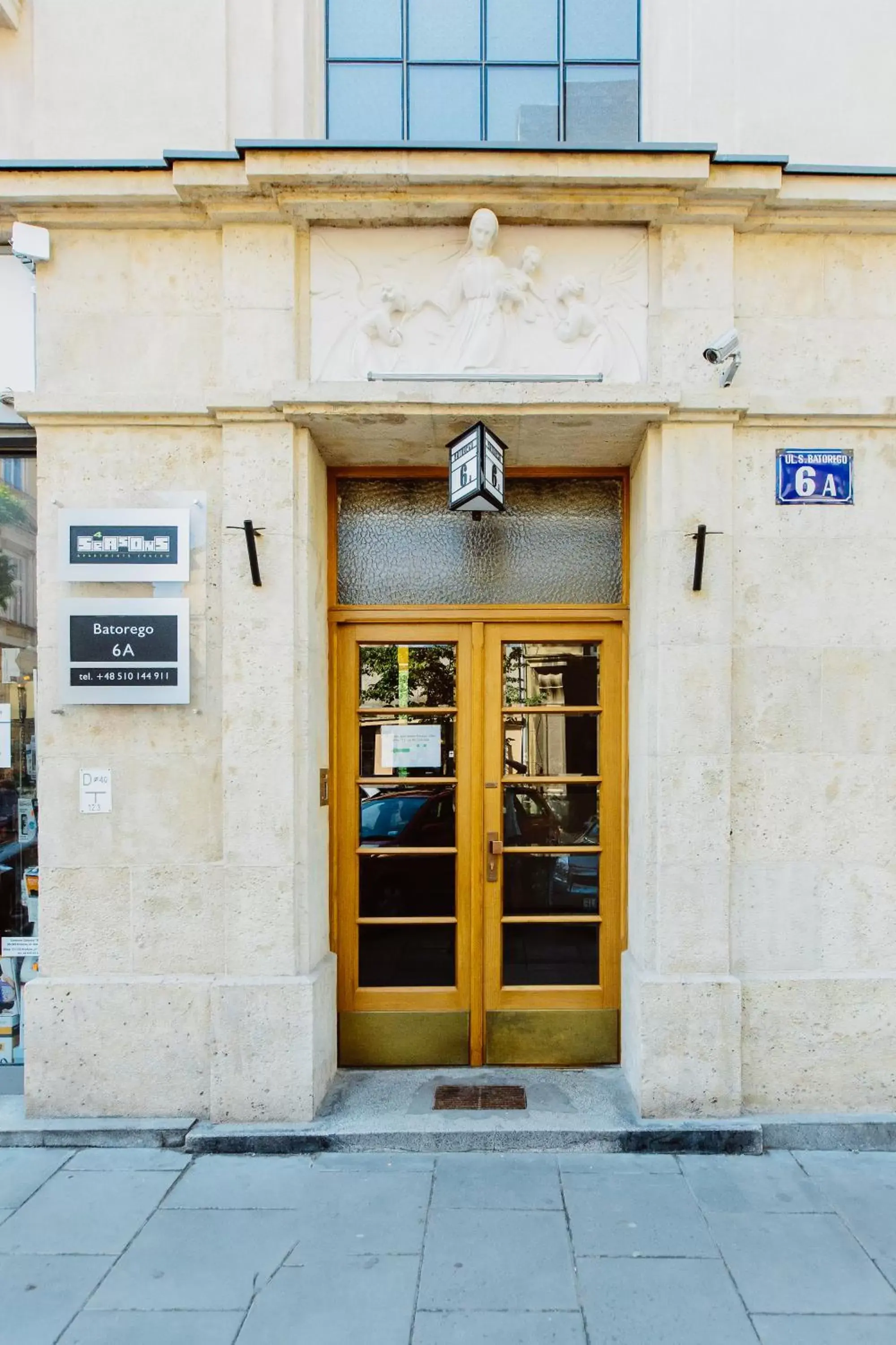 Facade/entrance in 4Seasons Apartments Cracow Facade/entrance in 4Seasons Apartments Cracow
