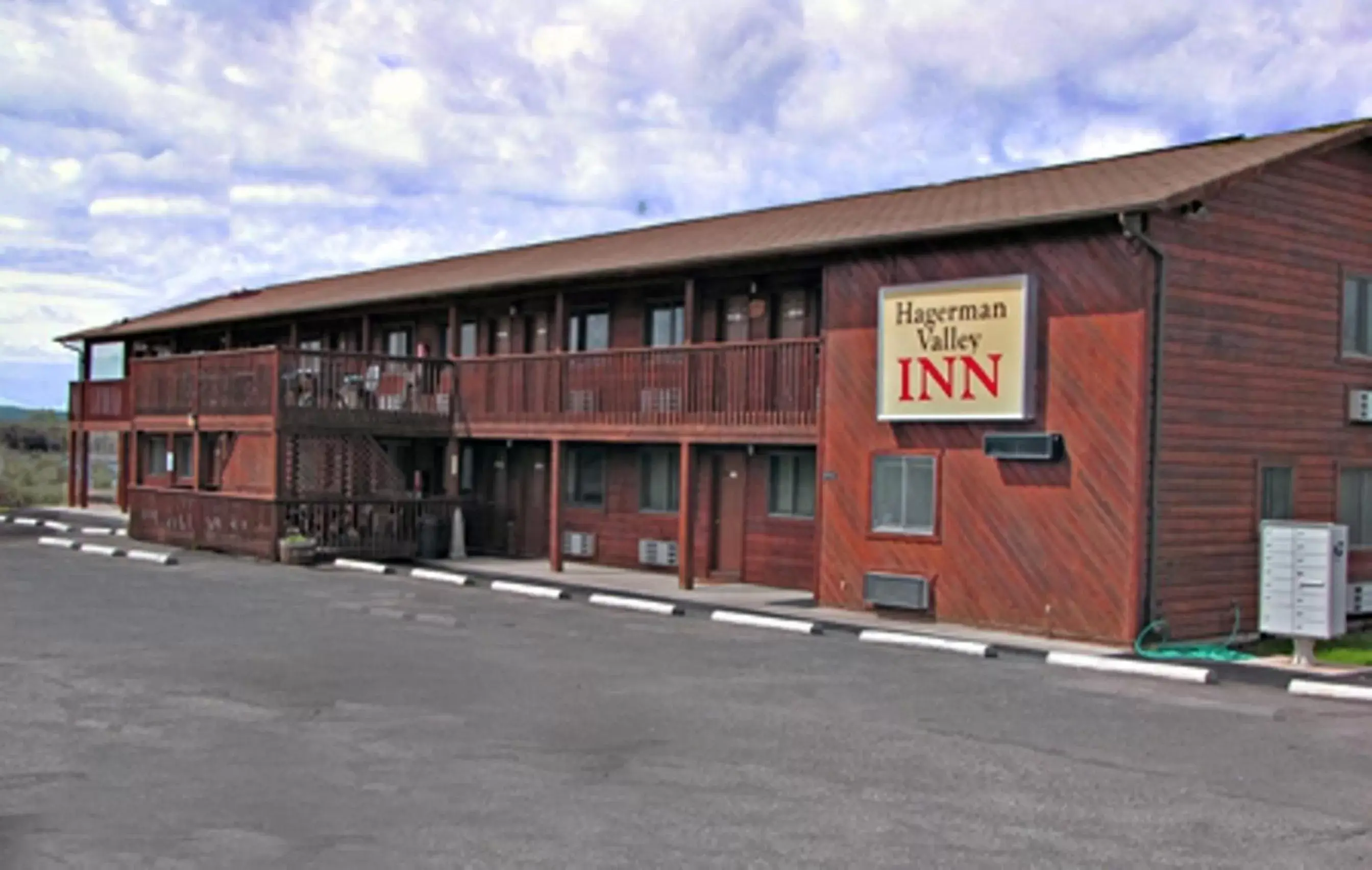 Facade/entrance, Property Building in Hagerman Valley Inn