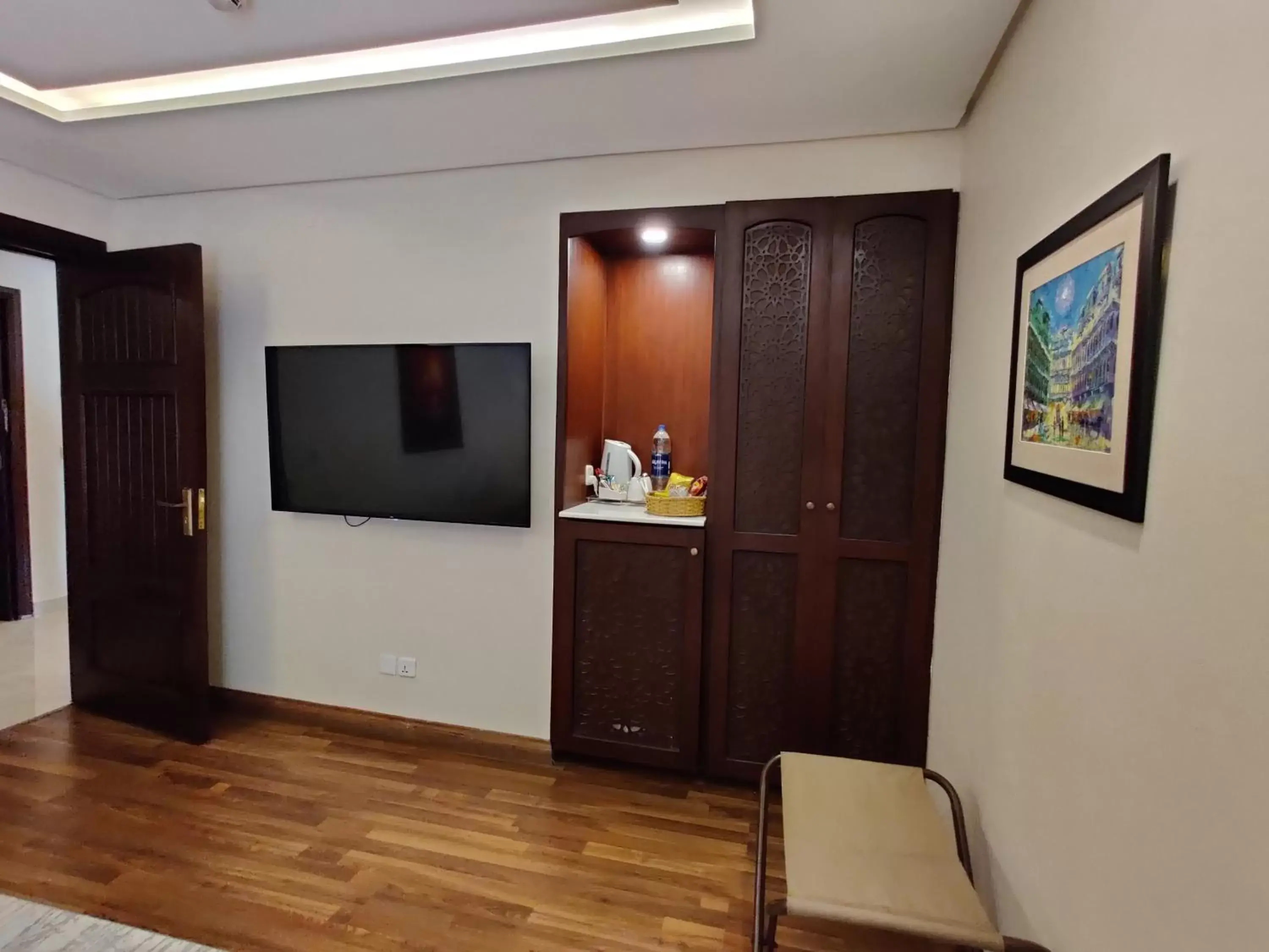 TV/Entertainment Center in Ramada by Wyndham Lahore Gulberg II