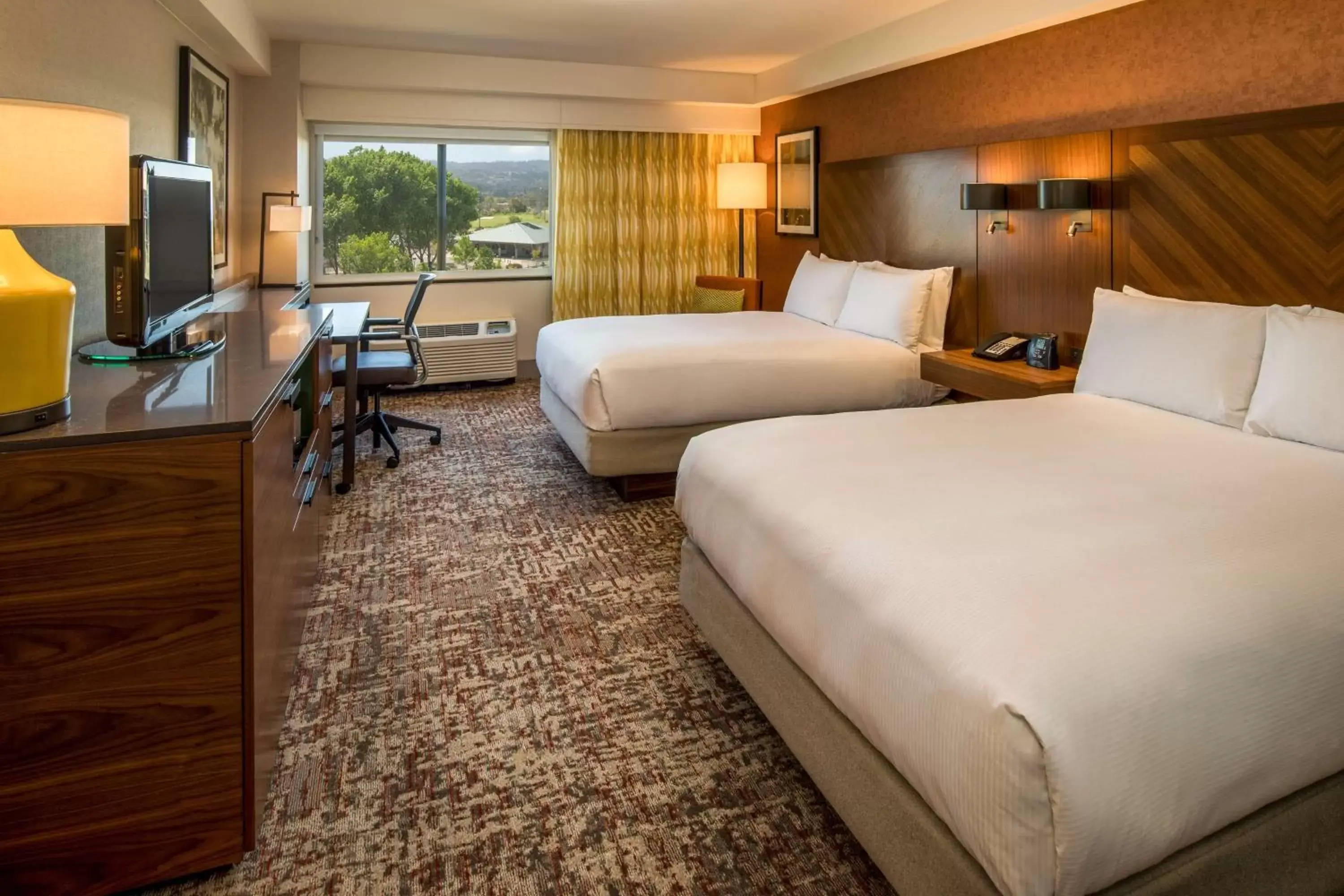 Bedroom, Bed in DoubleTree by Hilton San Francisco Airport