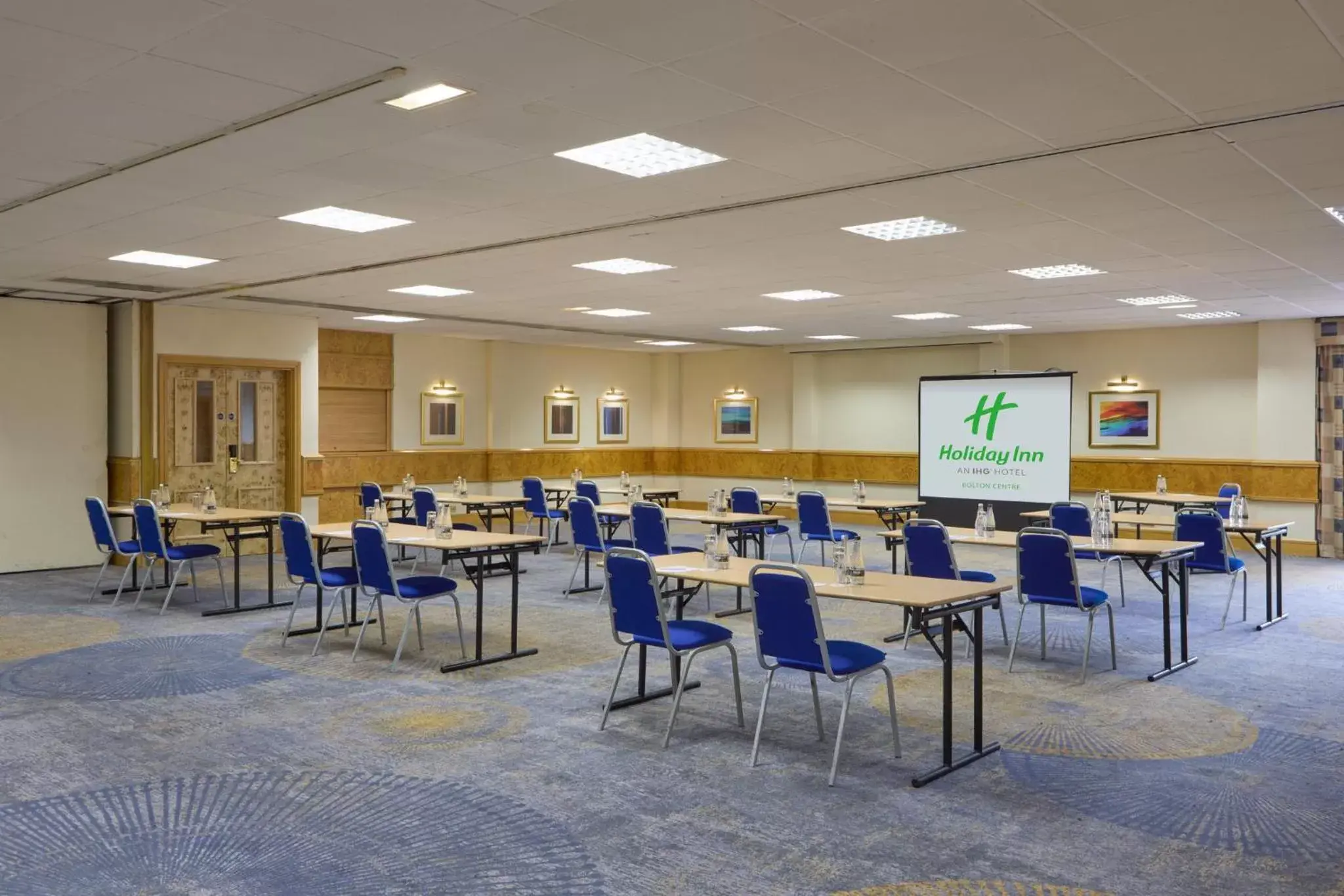 Meeting/conference room in Holiday Inn Bolton Centre, an IHG Hotel