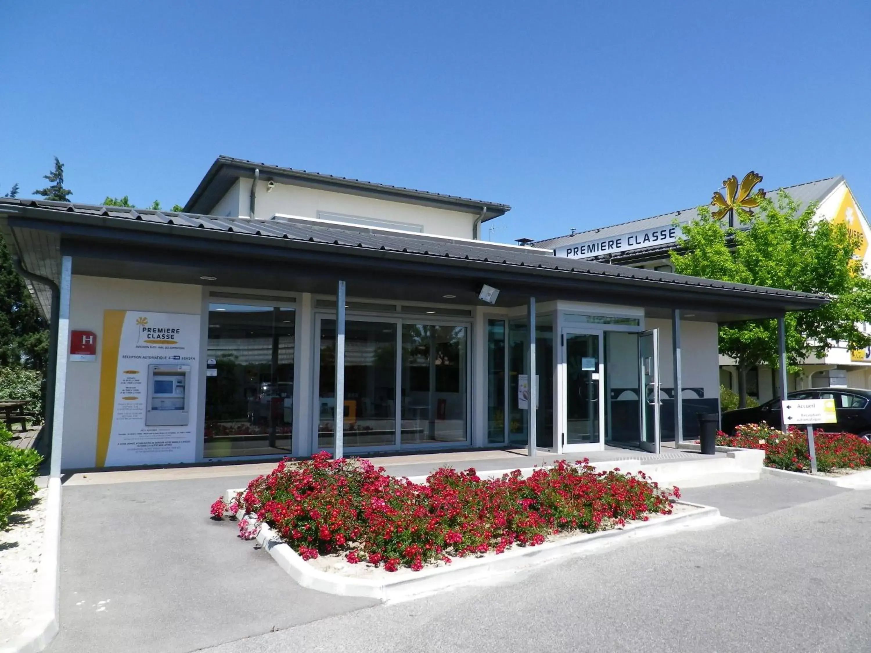 Facade/entrance, Property Building in Premiere Classe Avignon Parc Des Expositions