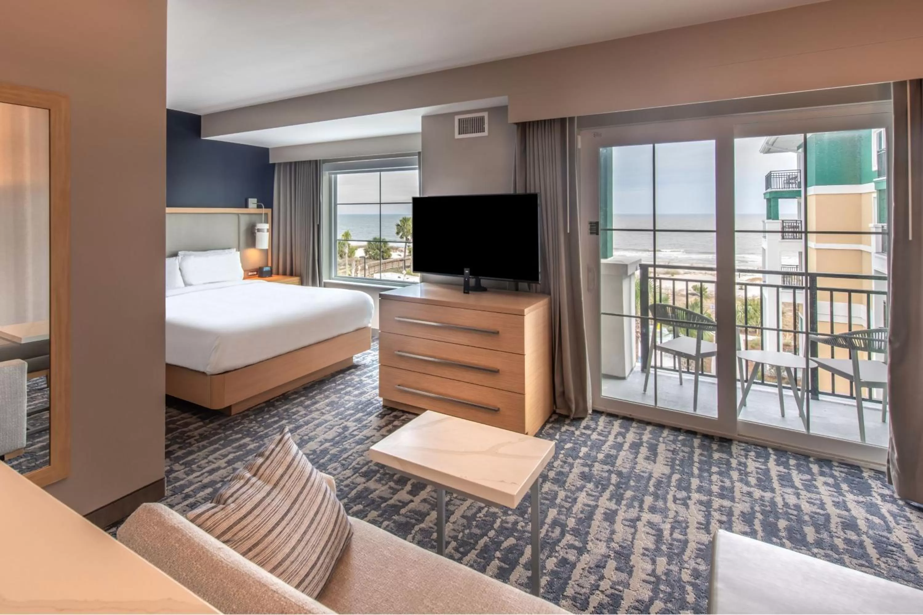 Photo of the whole room, Bed in Residence Inn by Marriott Jekyll Island
