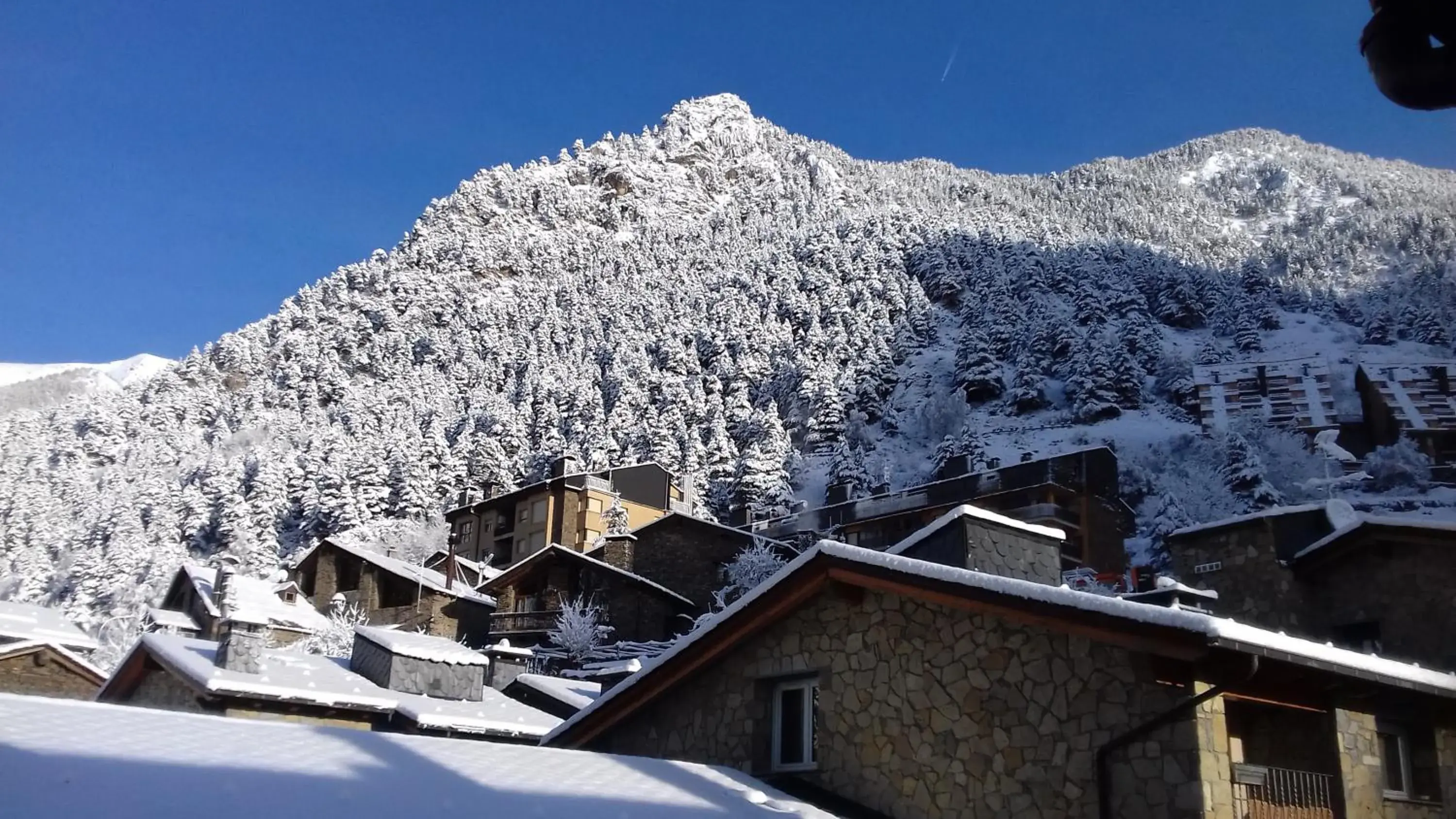 Mountain view, Winter in Xalet Besolí