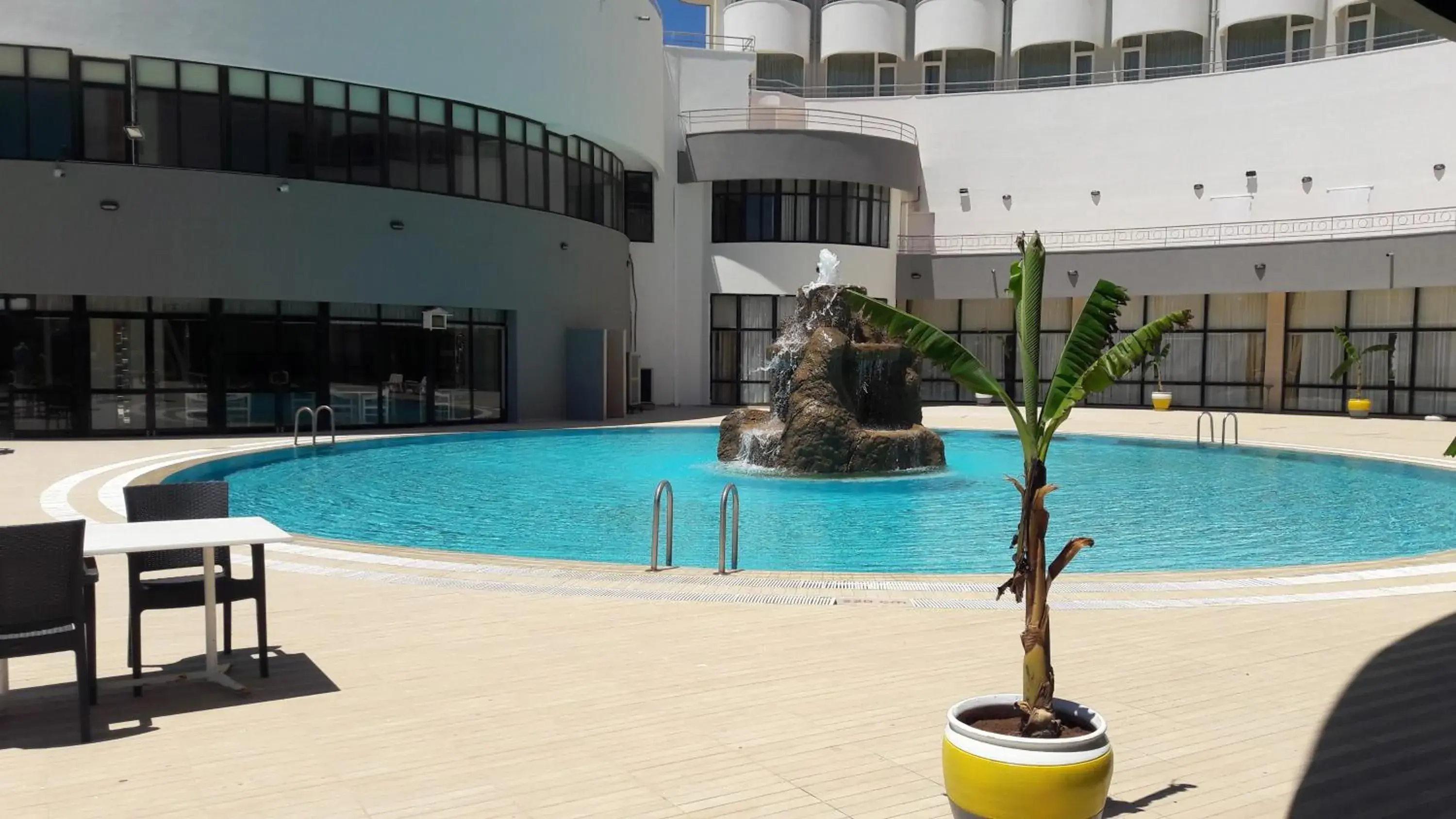 Swimming pool in Cender Hotel