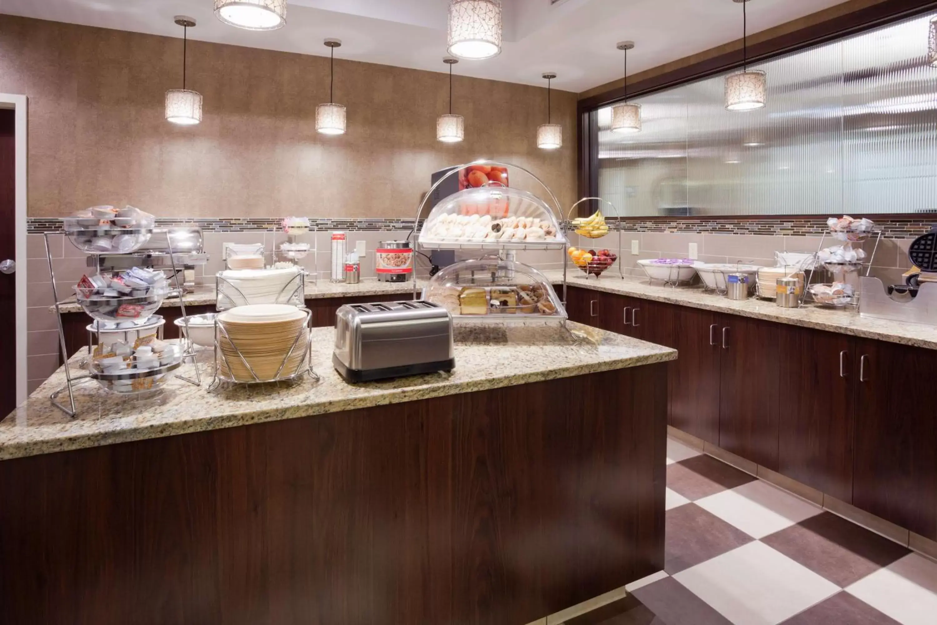 Dining area, Restaurant/Places to Eat in Hampton Inn Minneapolis Northwest Maple Grove