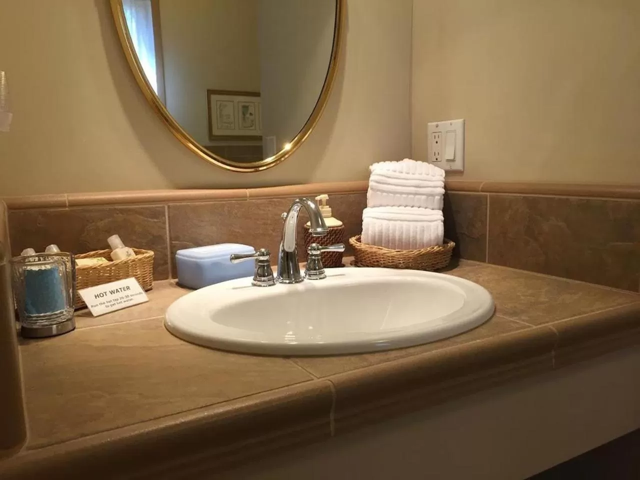 Bathroom in Bradford Place Inn (California)
