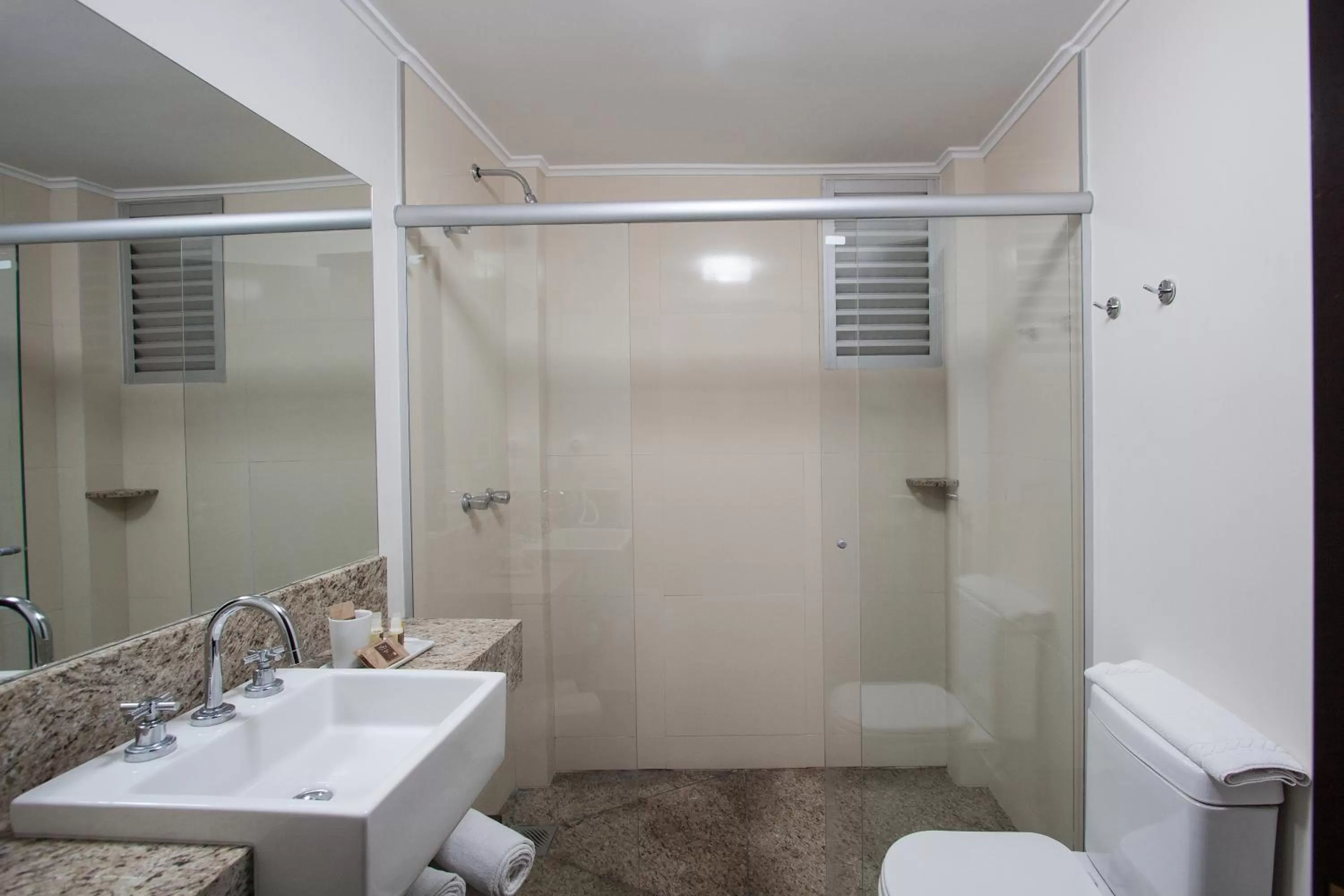 Bathroom in Mabu Curitiba Business