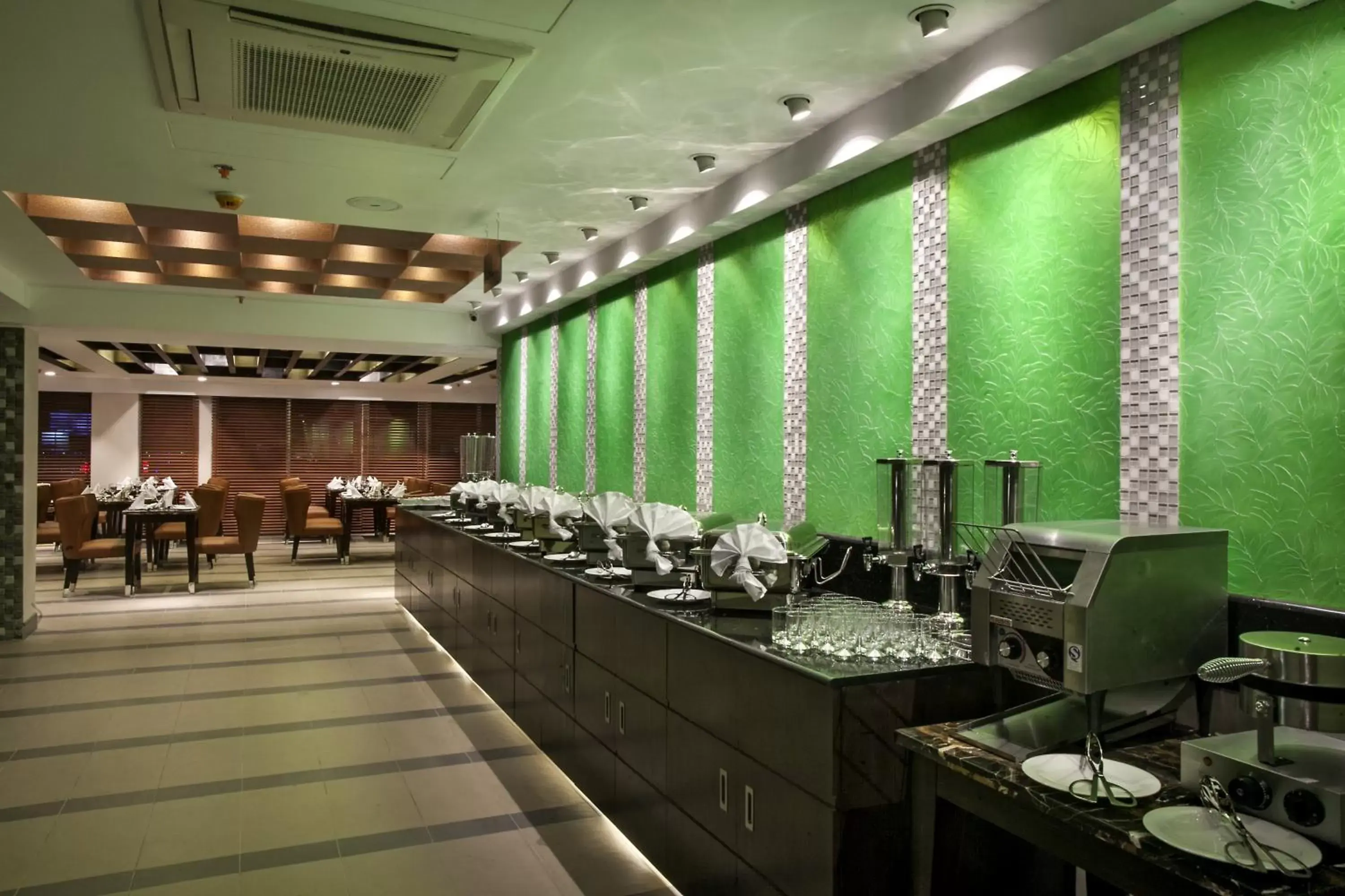Restaurant/places to eat in Platinum Grand Restaurant/places to eat in Platinum Grand