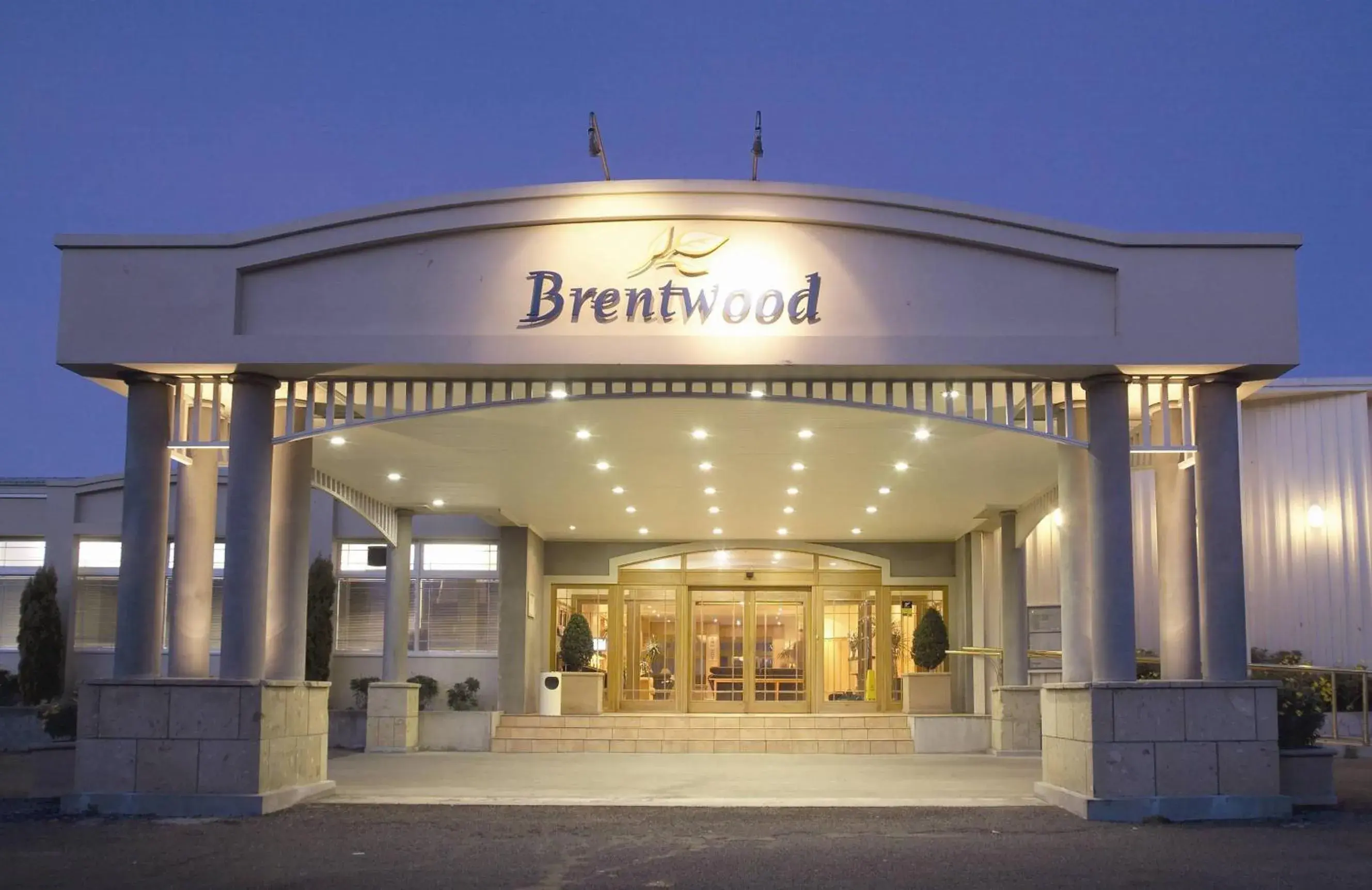 Facade/entrance in Brentwood Hotel
