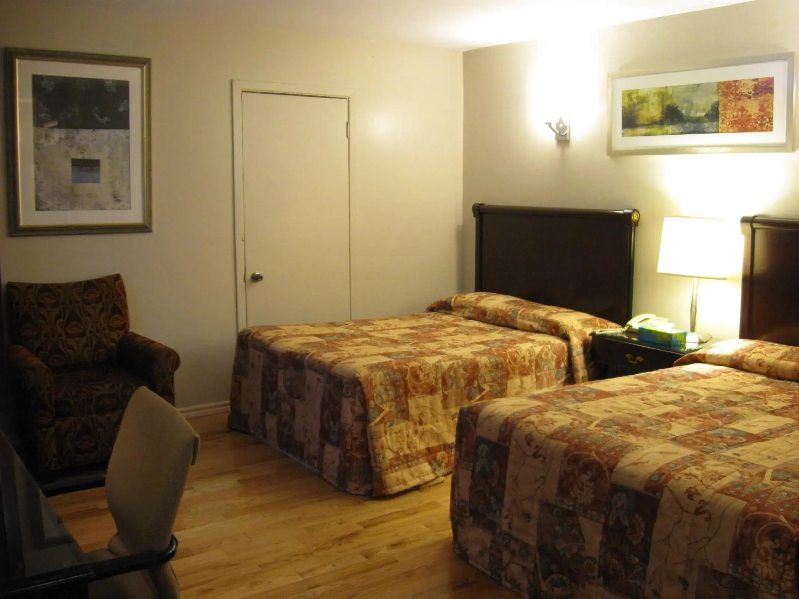 Photo of the whole room, Bed in Motel Clair Mont