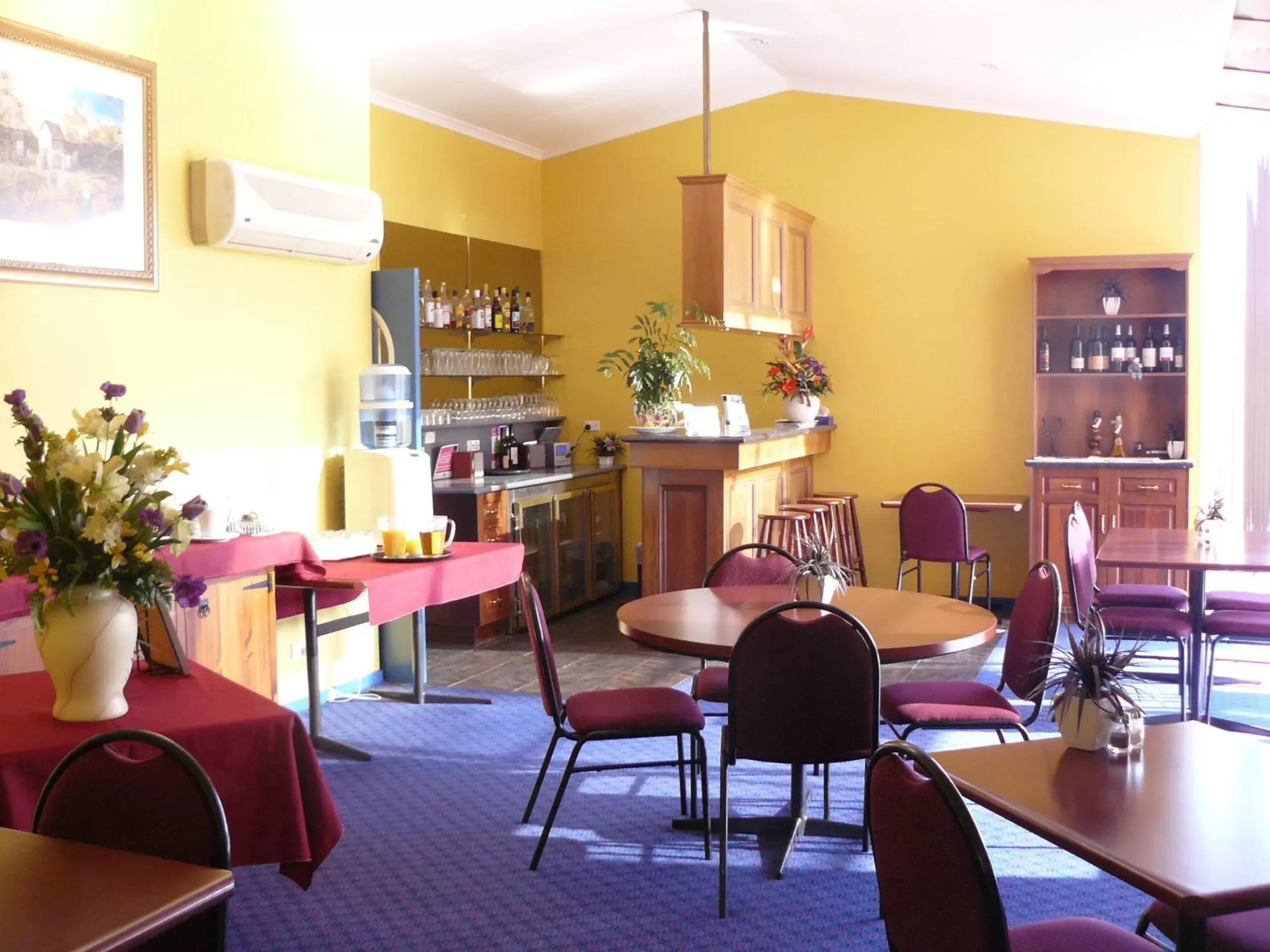 Restaurant/Places to Eat in Australia Park Motel