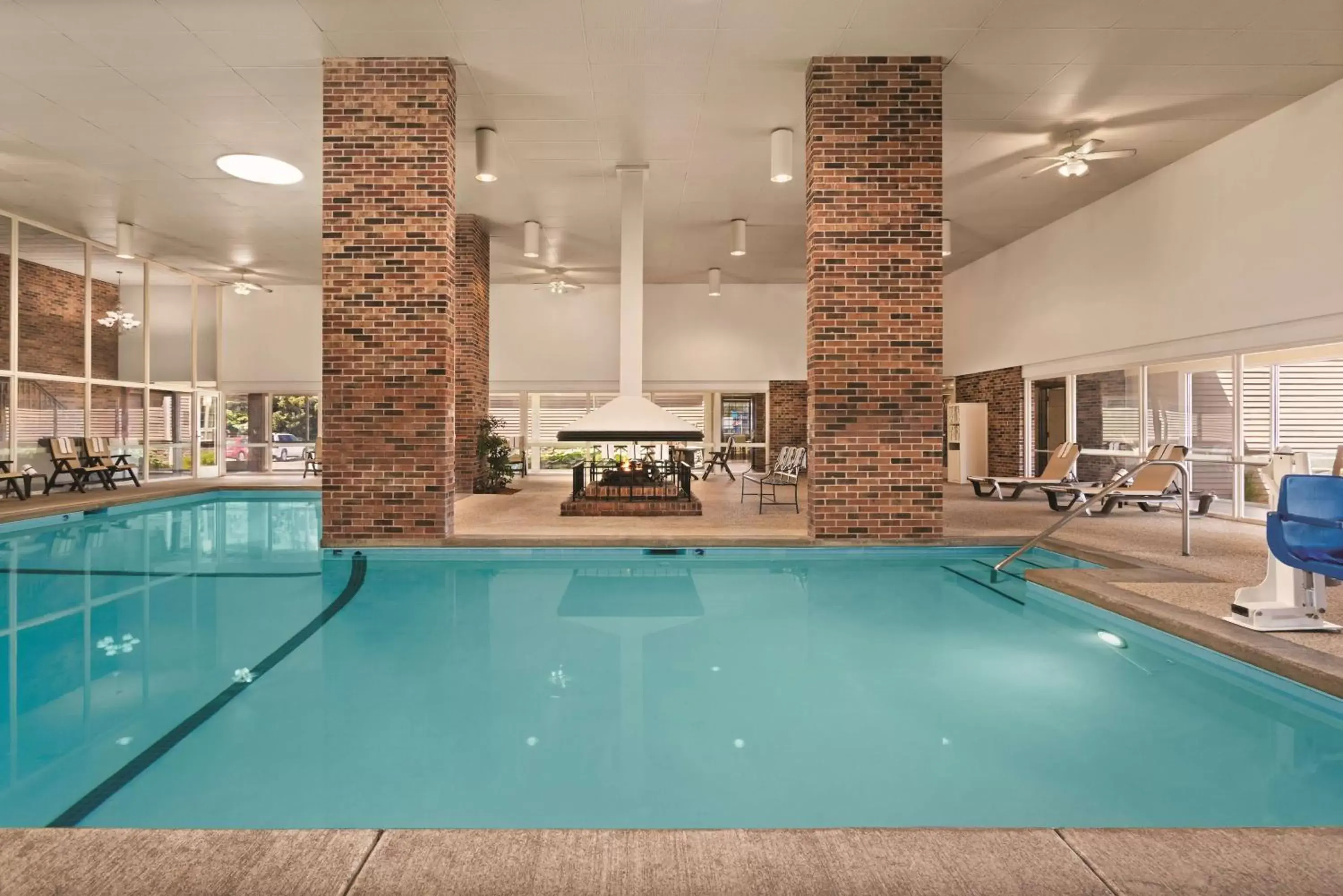 Activities, Swimming Pool in Country Inn & Suites by Radisson, Woodbury, MN