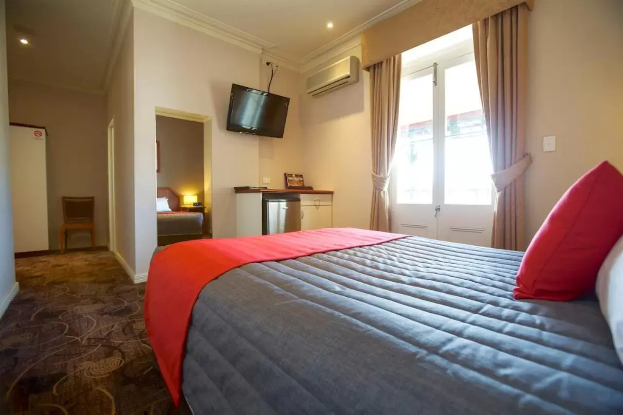 Bed in Quality Hotel Bayswater