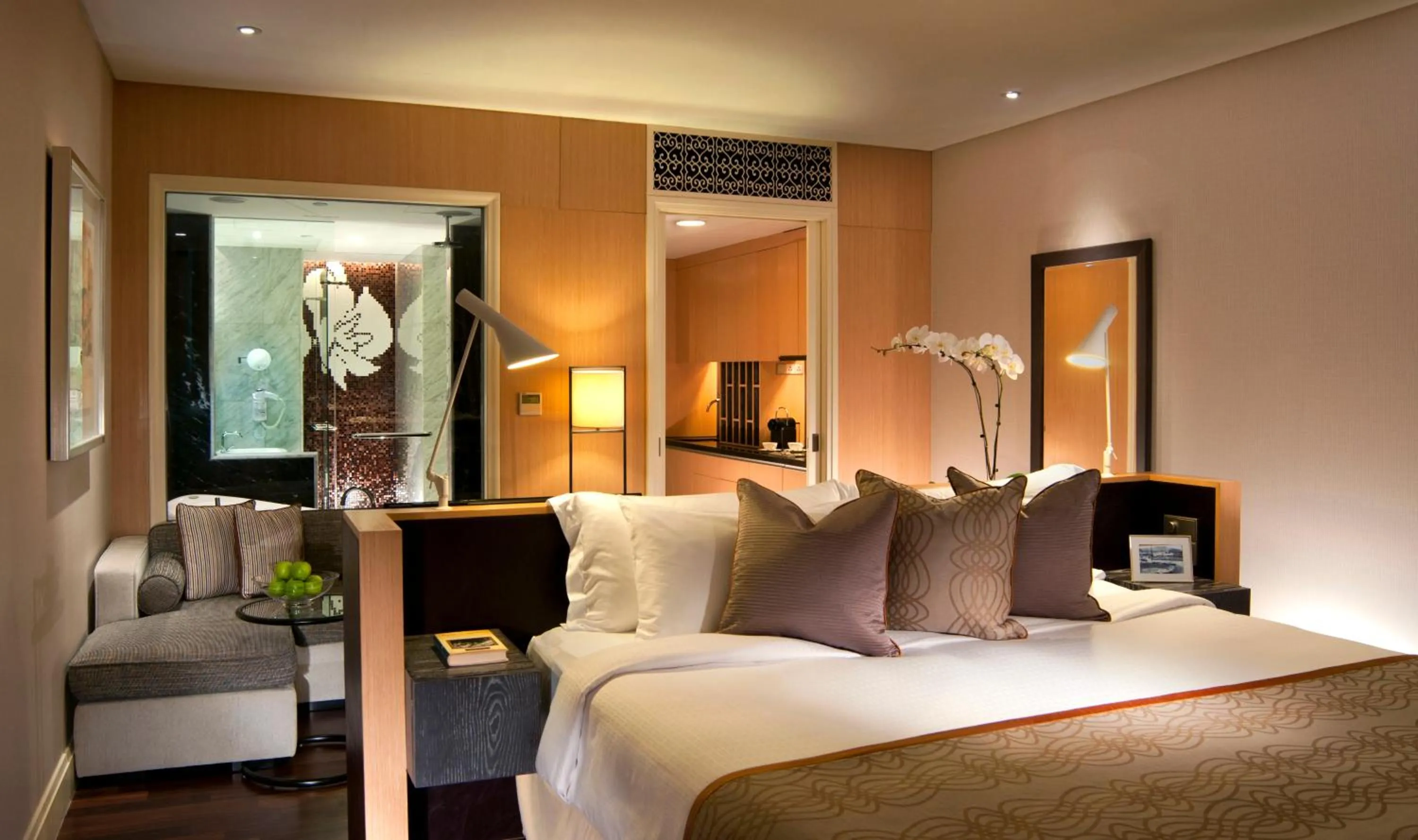 Bedroom, Bed in Ascott Raffles Place Singapore