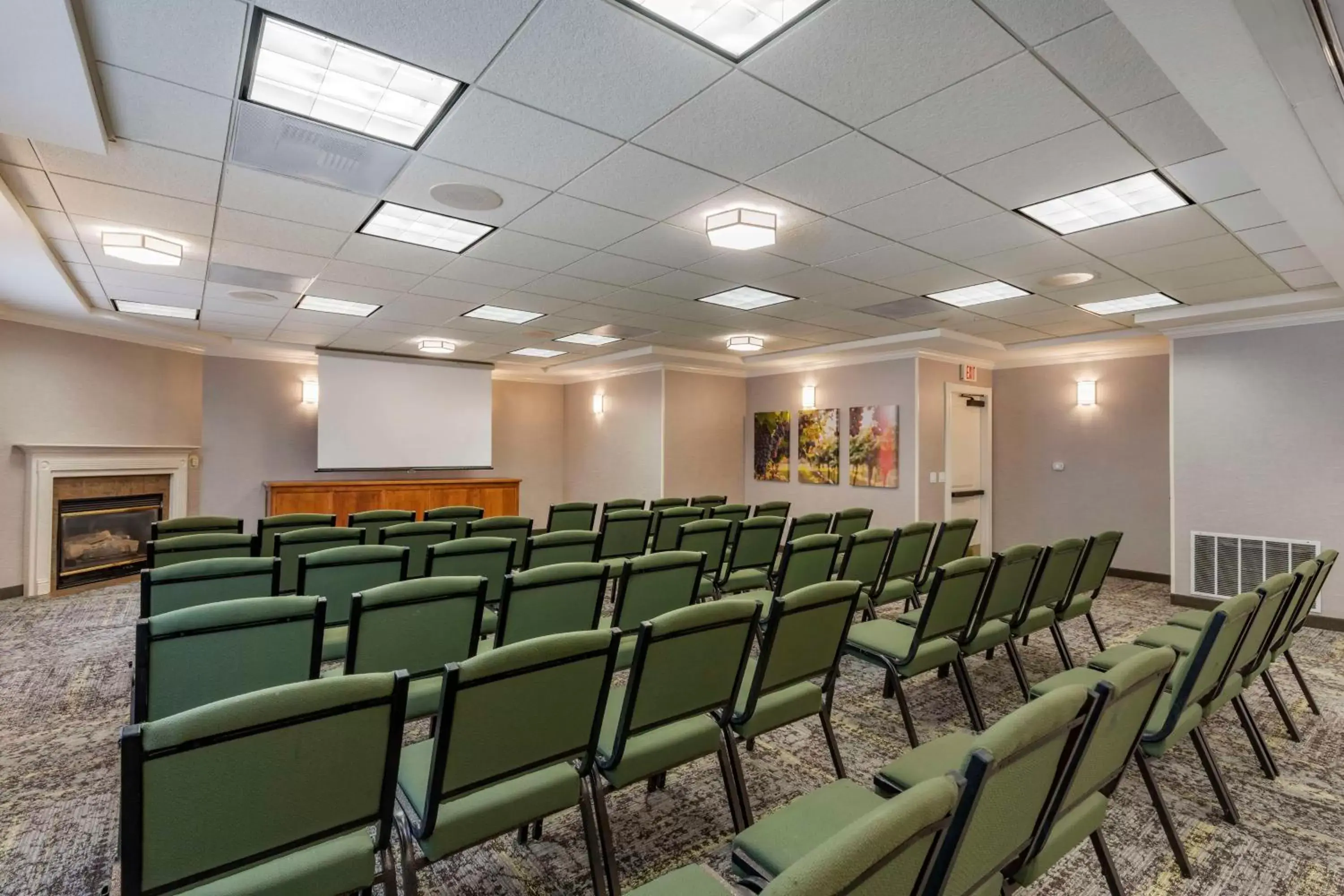 Meeting/conference room in Hampton Inn Ukiah