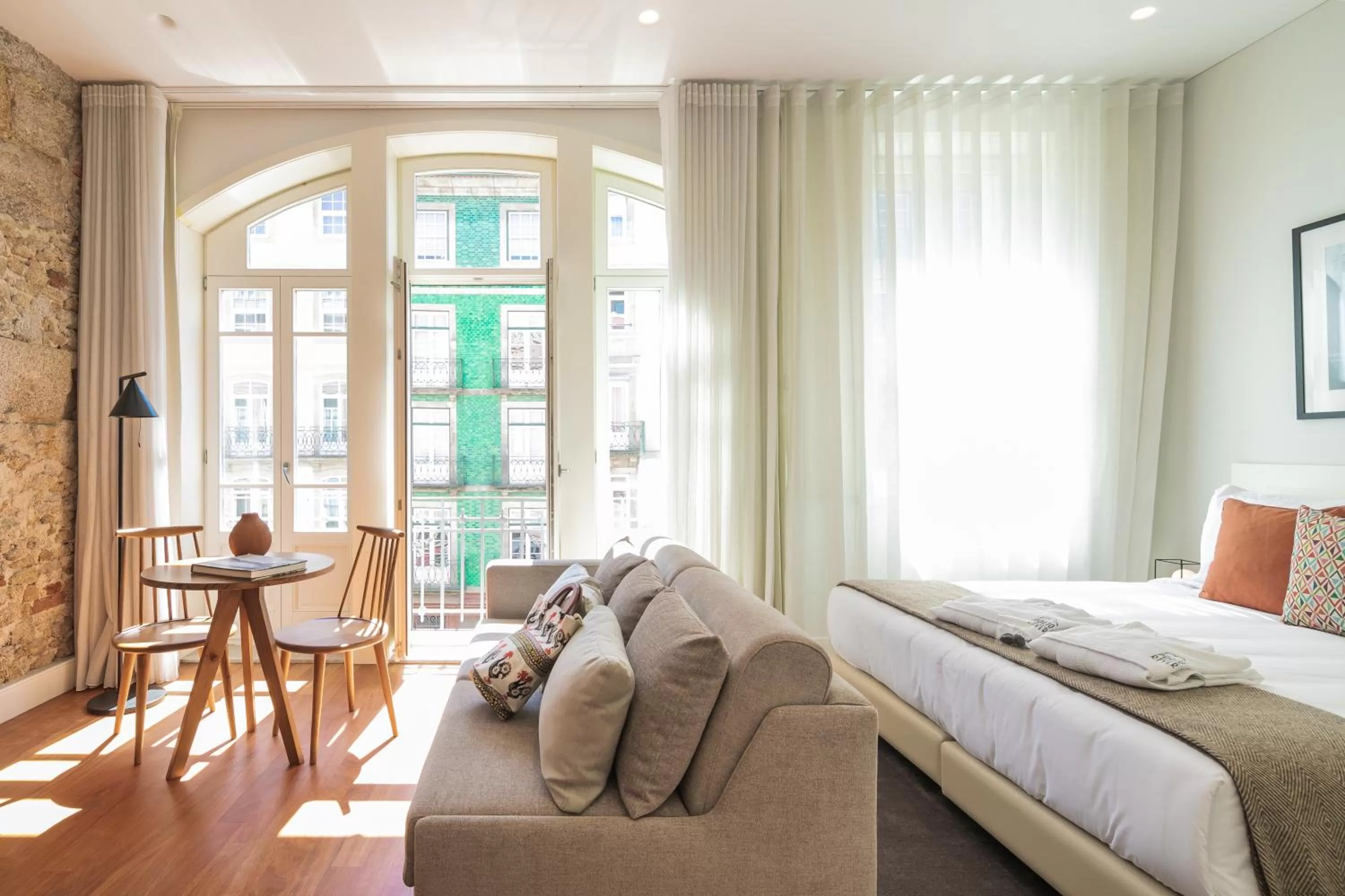 Living room, Bed in Porto River Infante