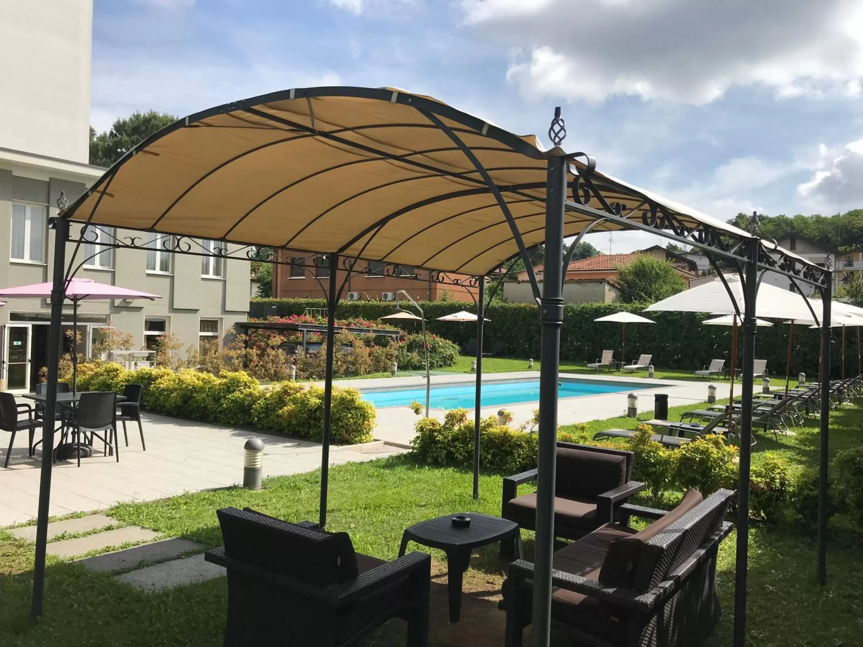 Swimming Pool in Bis Hotel Varese