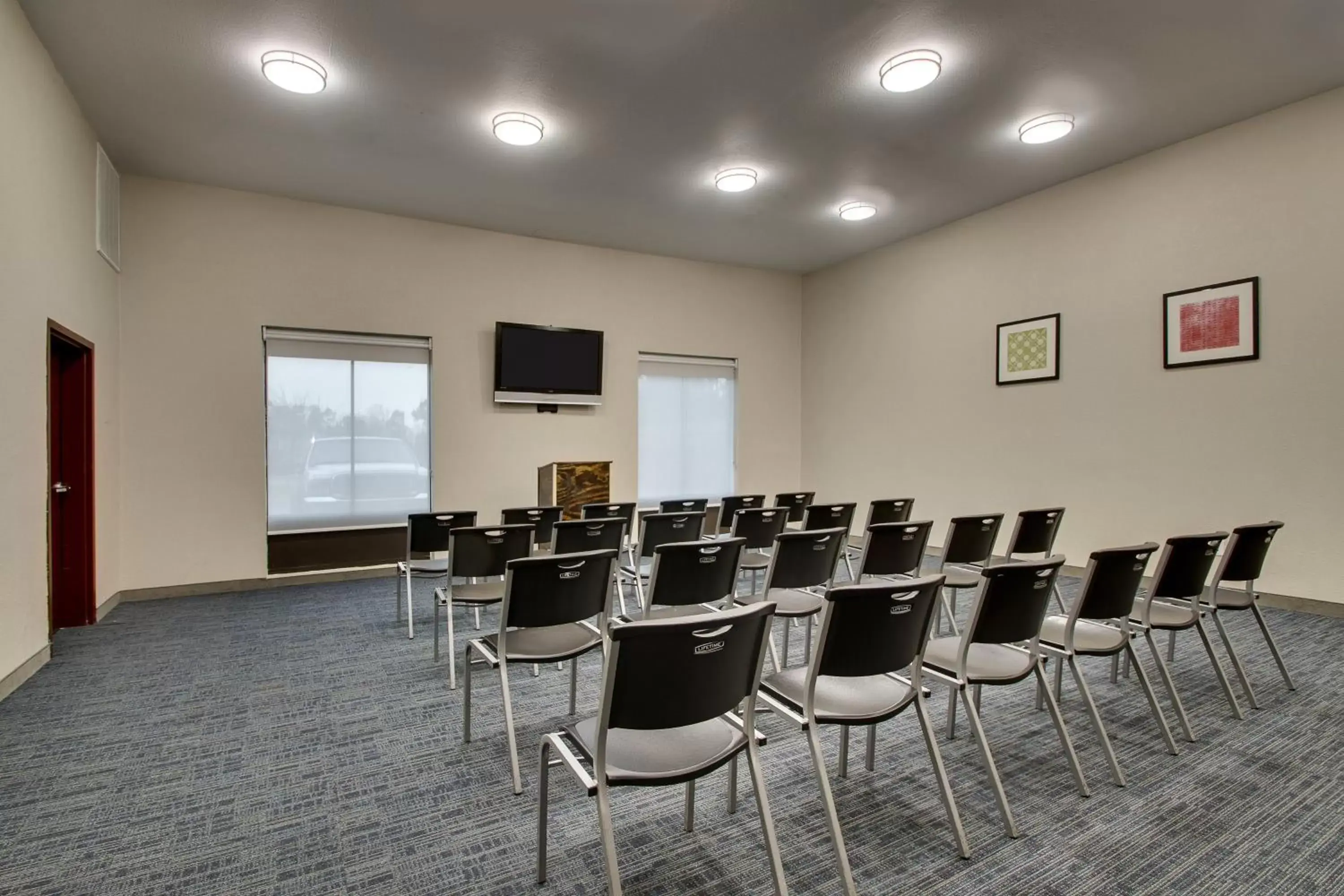 Meeting/conference room in Holiday Inn Express & Suites Laurel, an IHG Hotel