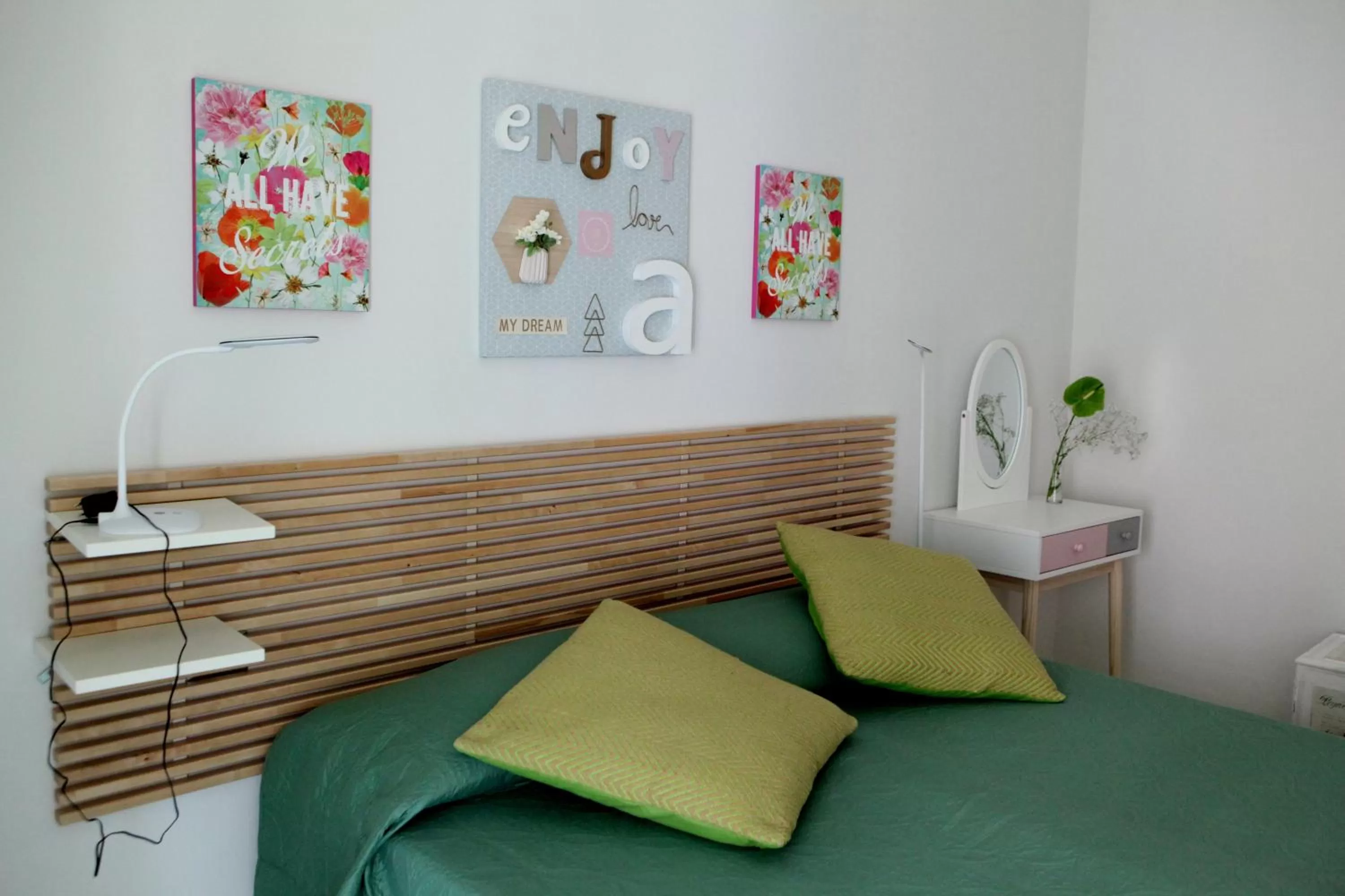 Decorative detail, Bed in B&B Palazzo Scaramella