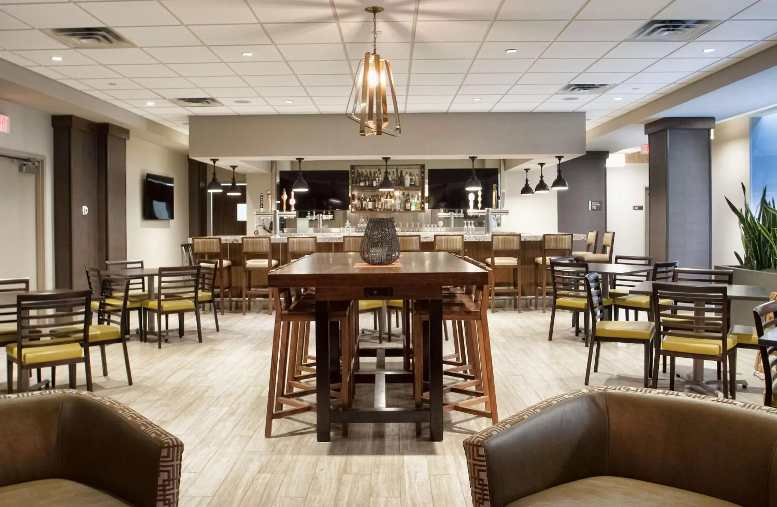 Restaurant/Places to Eat in Embassy Suites by Hilton Bloomington/Minneapolis