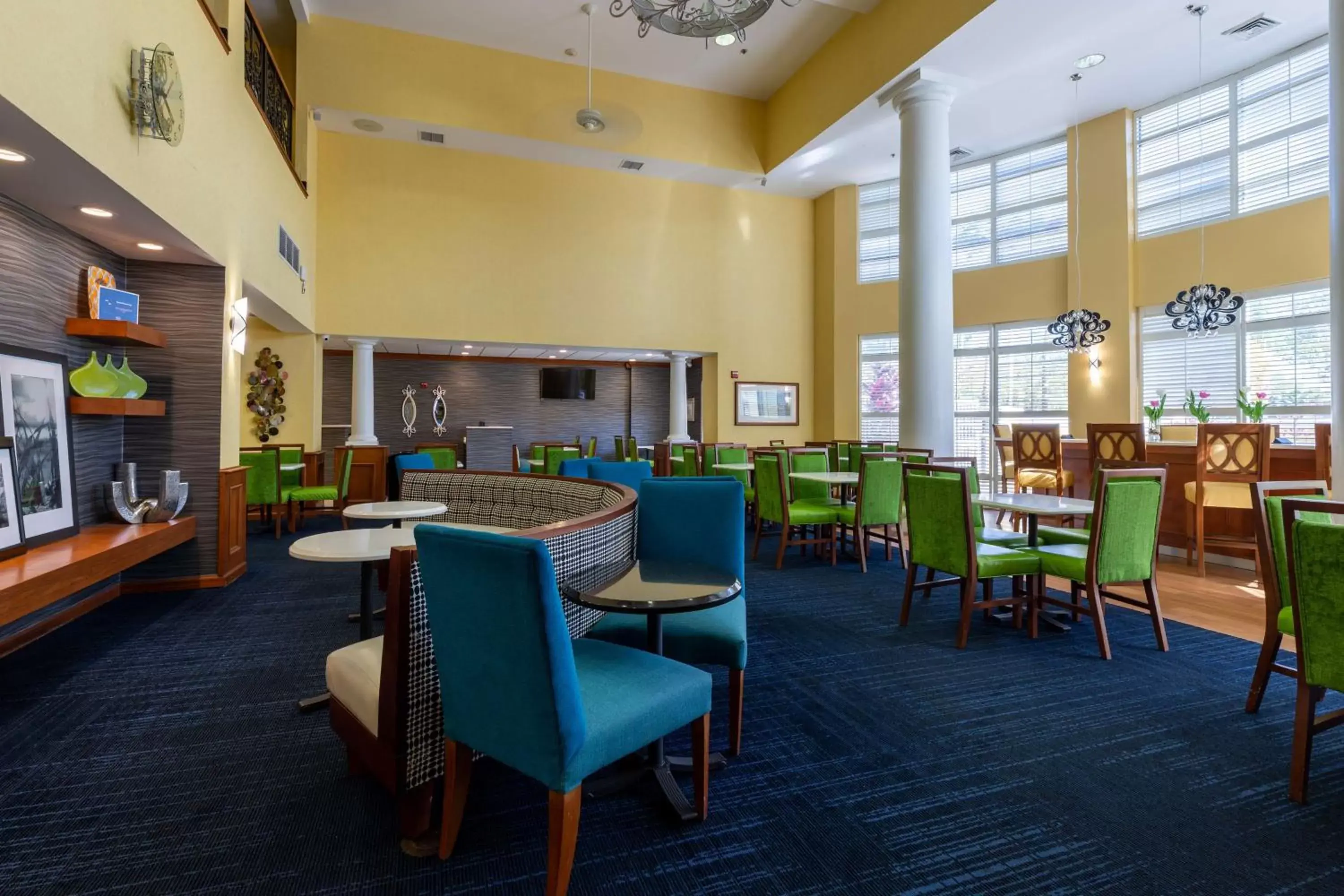 Lobby or reception, Restaurant/Places to Eat in Hampton Inn & Suites Jacksonville Deerwood Park