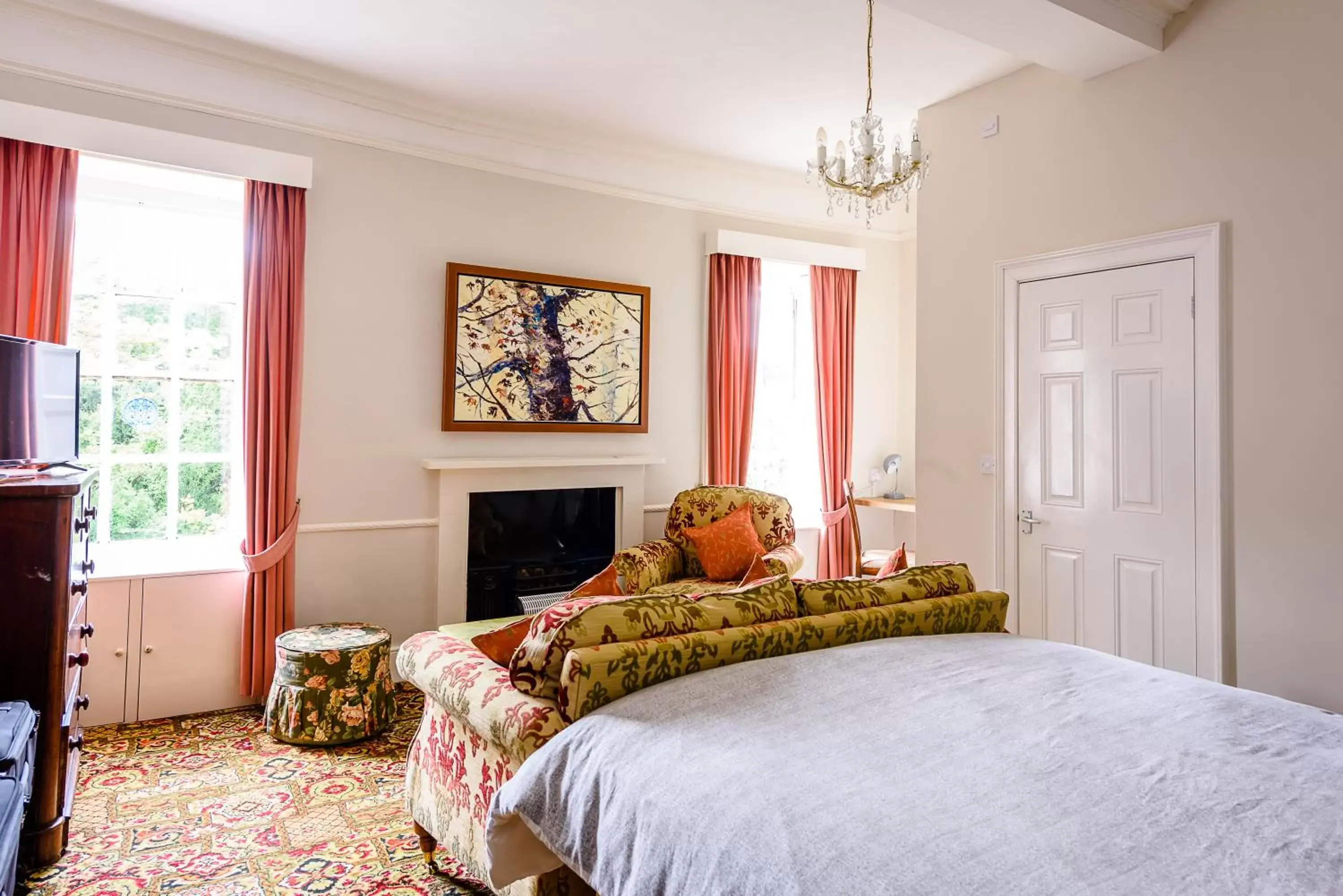 Photo of the whole room, Bed in Mangreen Country House