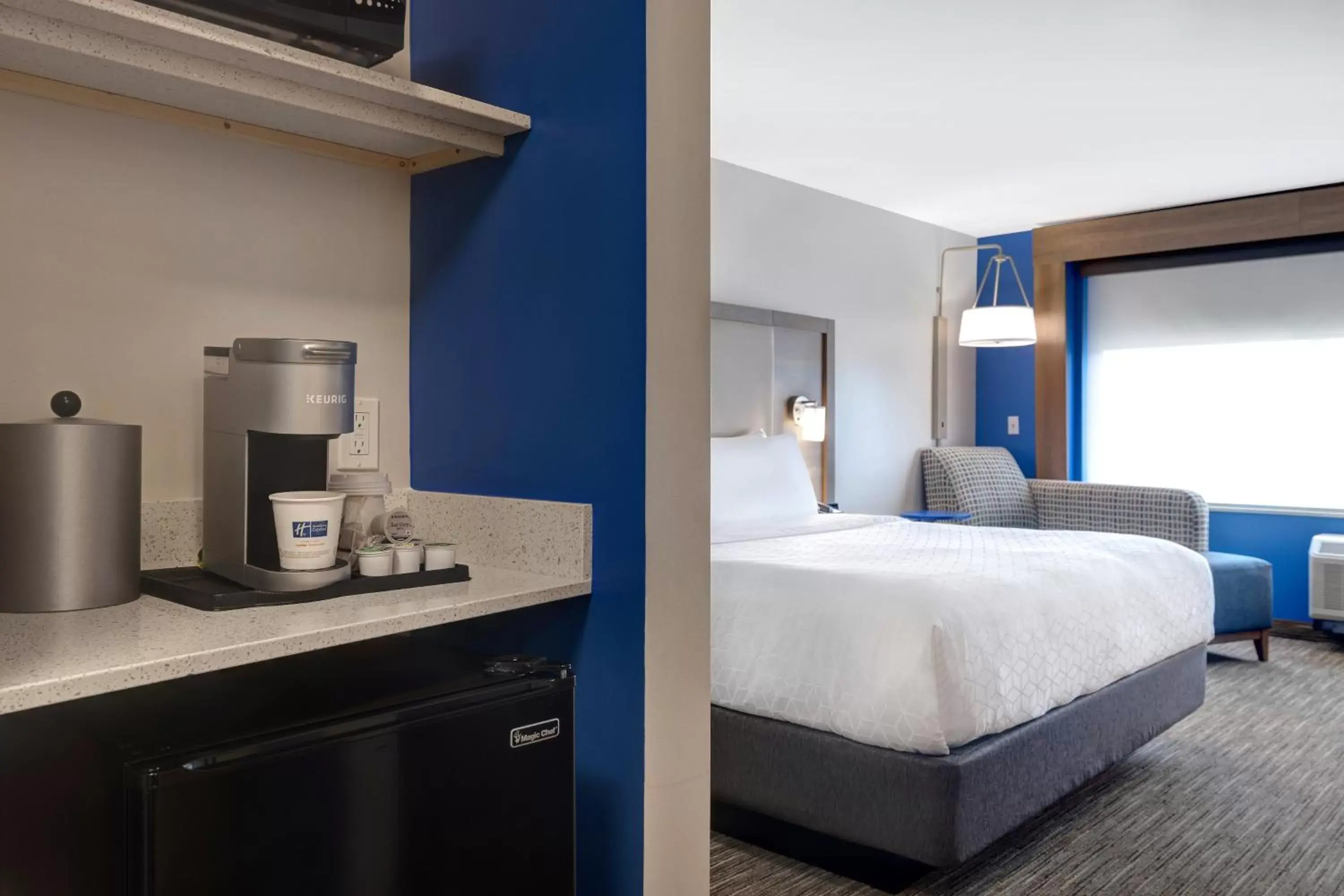King Room - Hearing Accessible - Non-Smoking in Holiday Inn Express & Suites - Ann Arbor - University South, an IHG Hotel King Room - Hearing Accessible - Non-Smoking in Holiday Inn Express & Suites - Ann Arbor - University South, an IHG Hotel