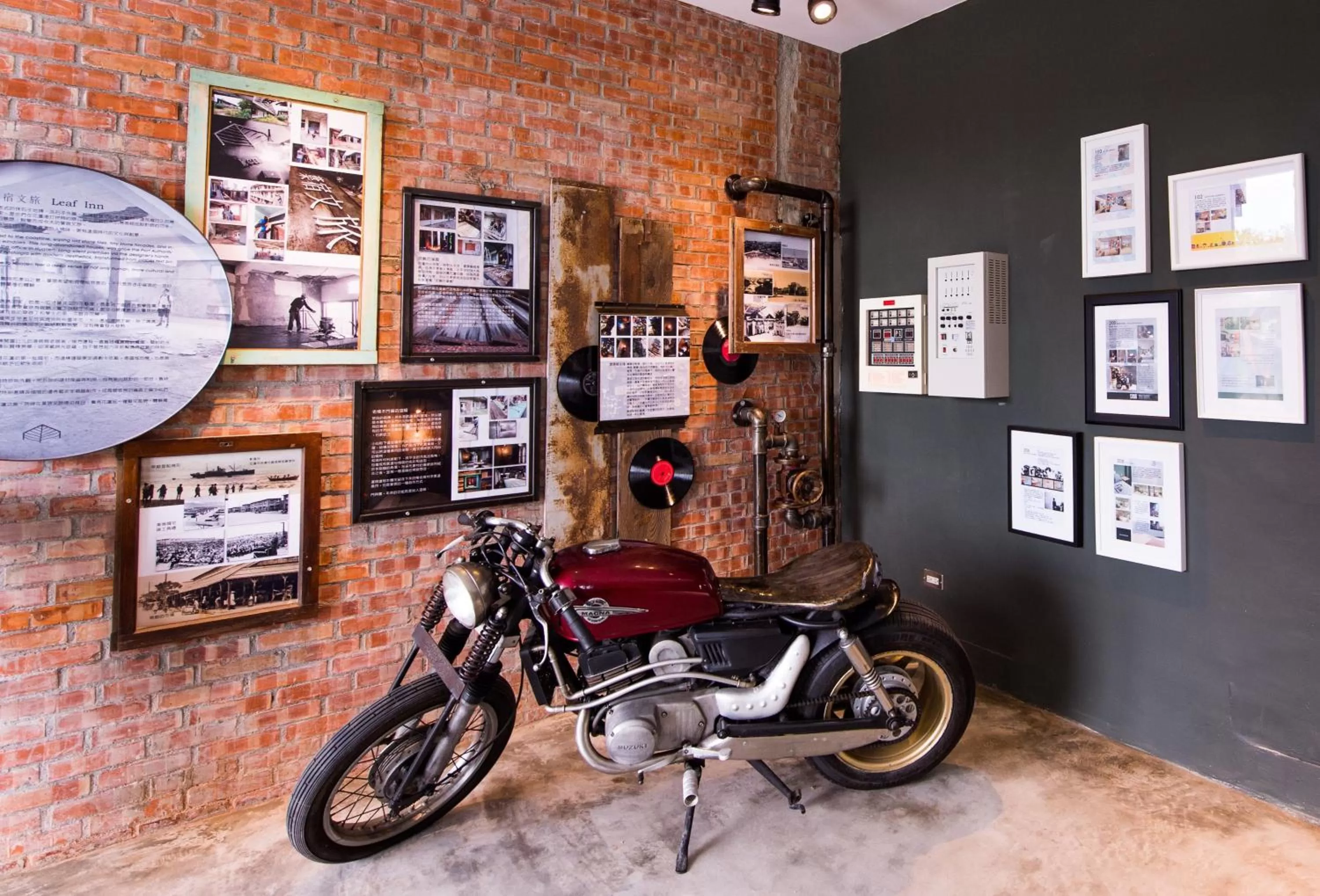 Facade/entrance in The Leaf Inn