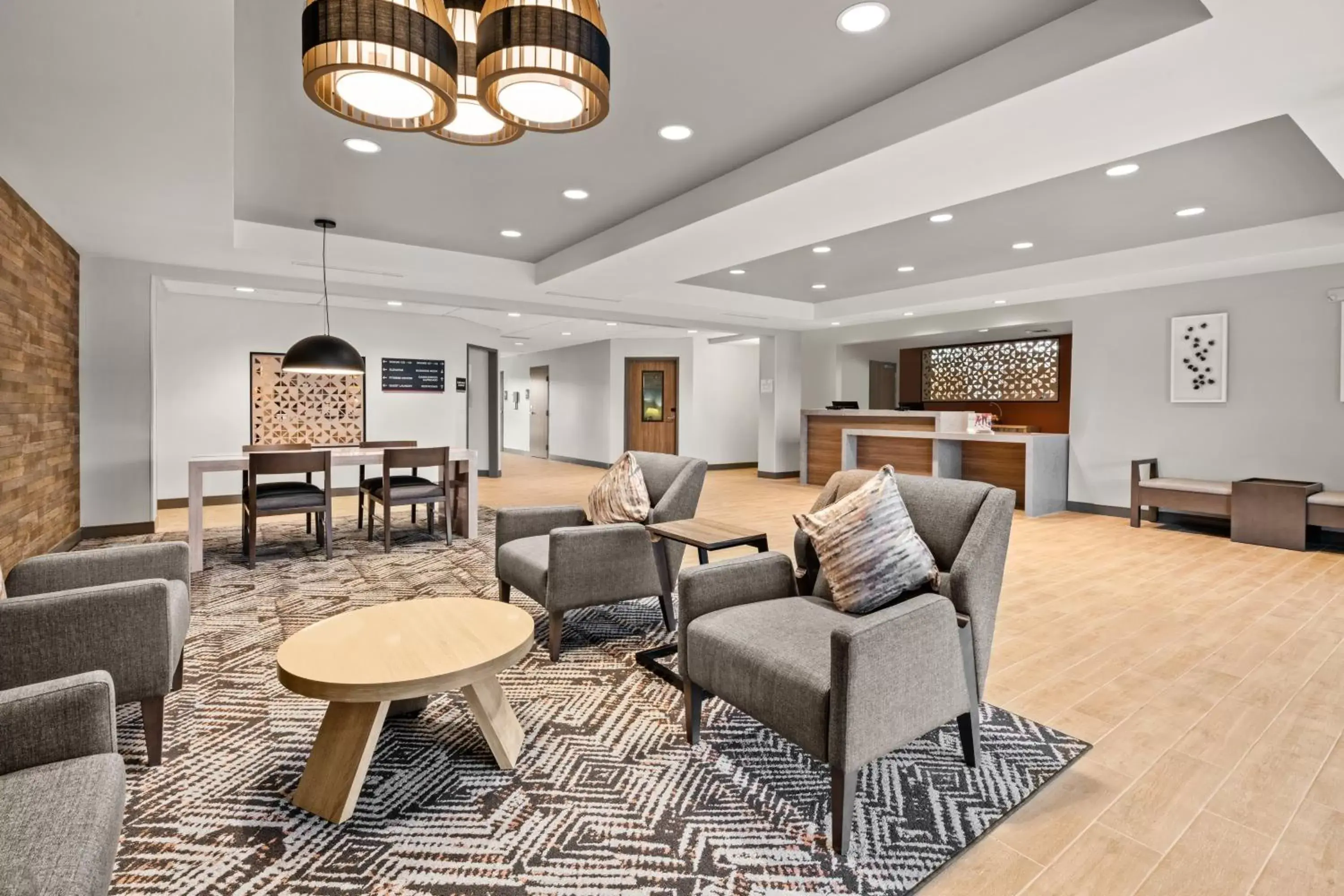 Property building, Lounge/Bar in Candlewood Suites Sumner Puyallup Area, an IHG Hotel