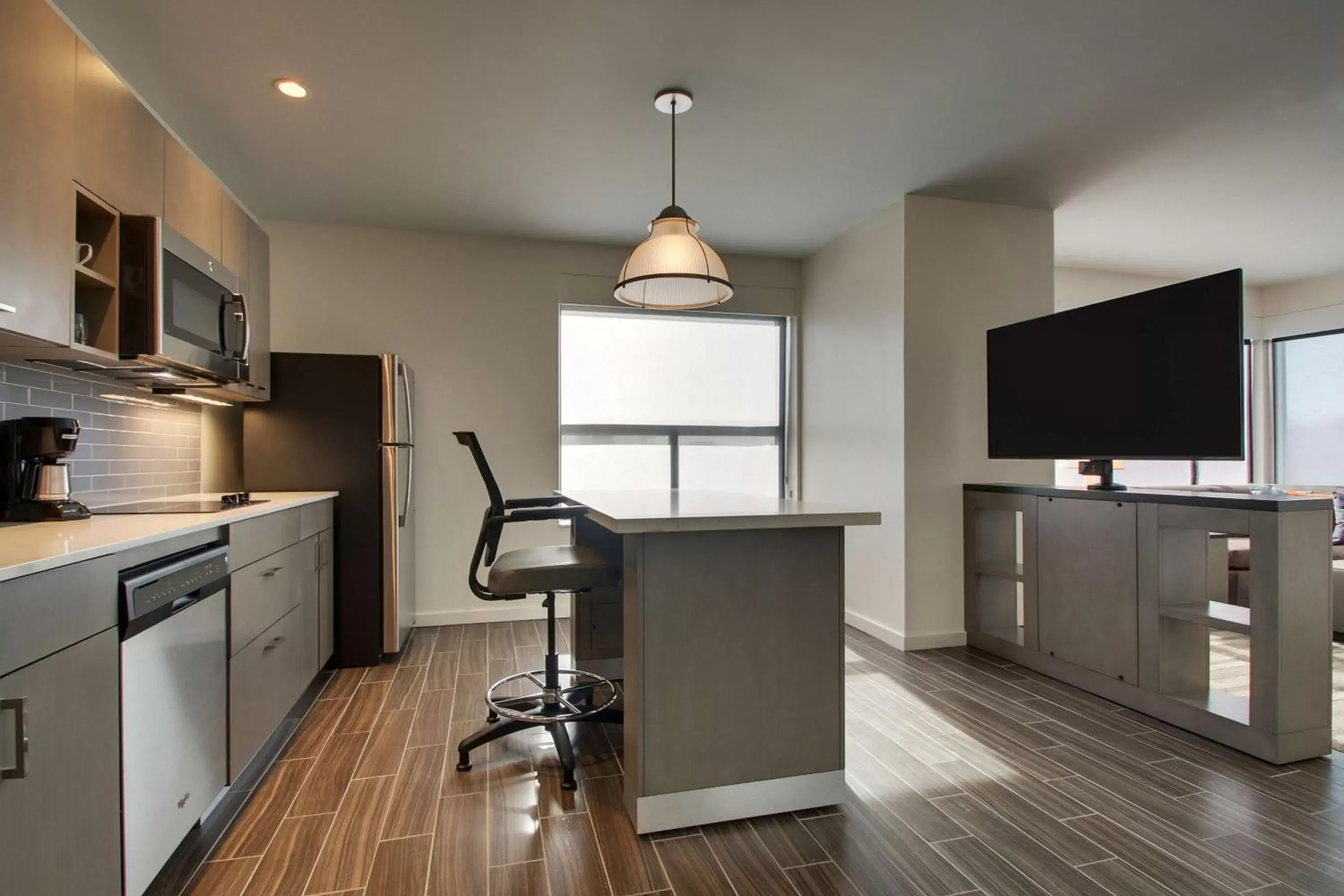 Kitchen or kitchenette, Kitchen/Kitchenette in Hyatt House Oak Brook