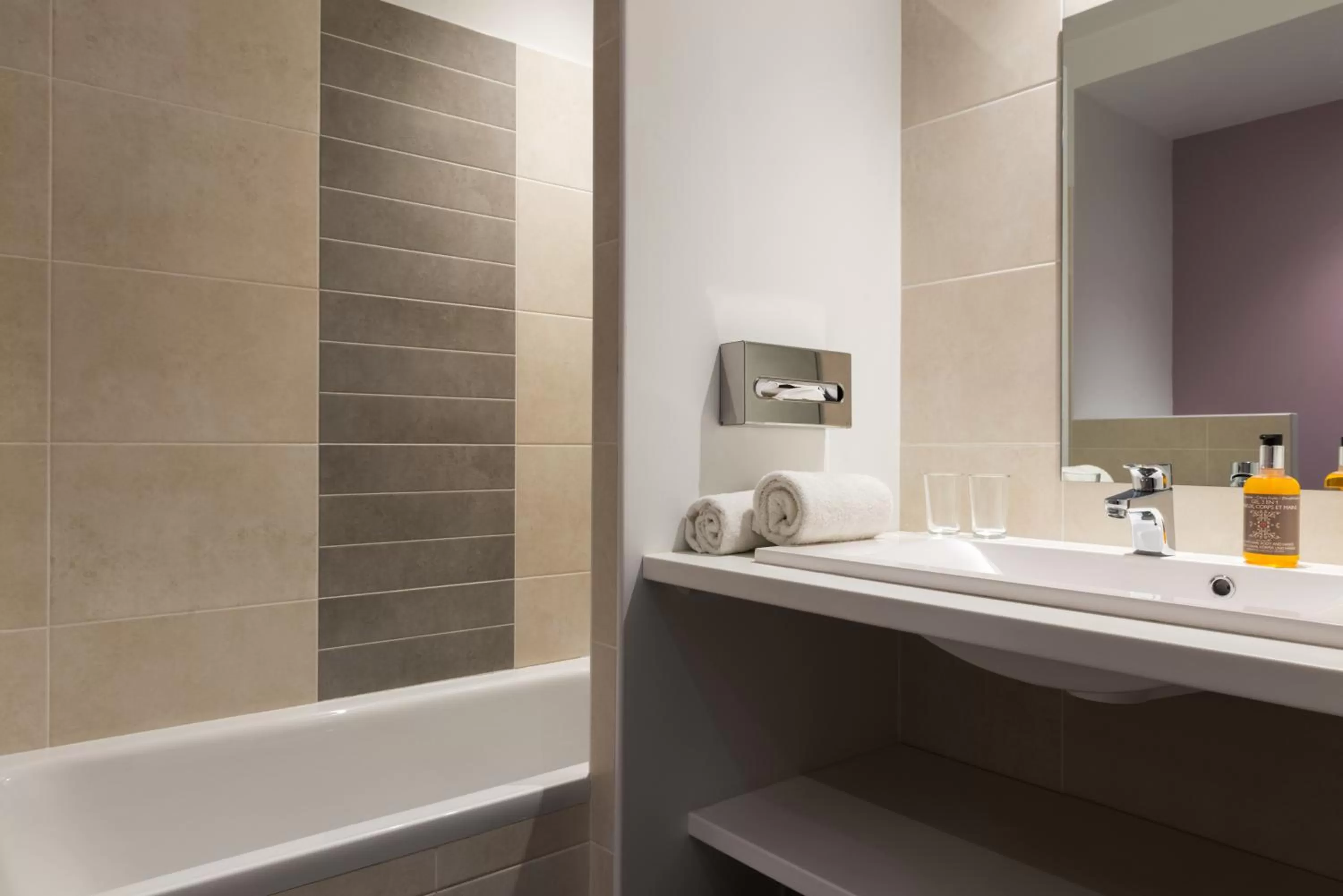 Bathroom in Best Western Hotel le Galice Aix-en-Provence