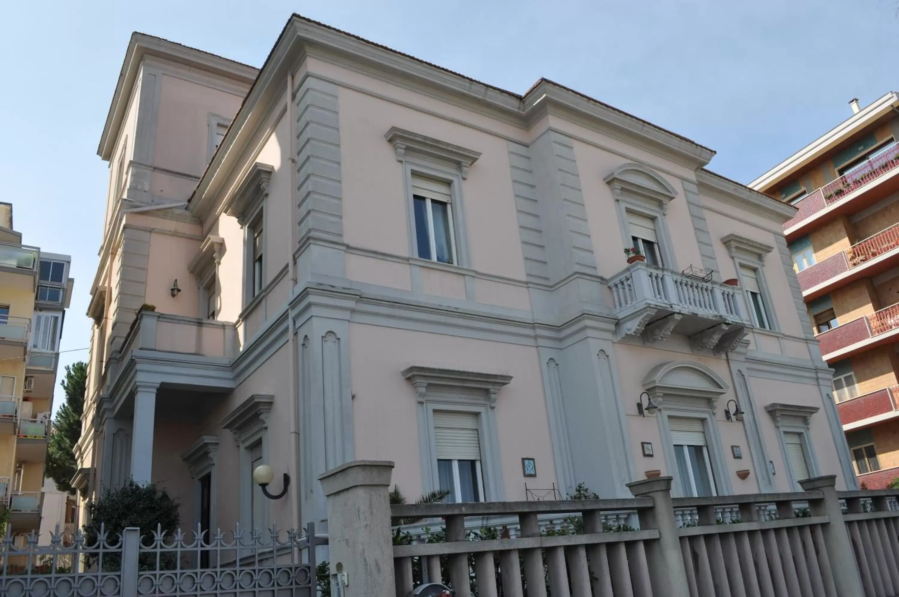 Facade/entrance, Property Building in Villa L'Aurora