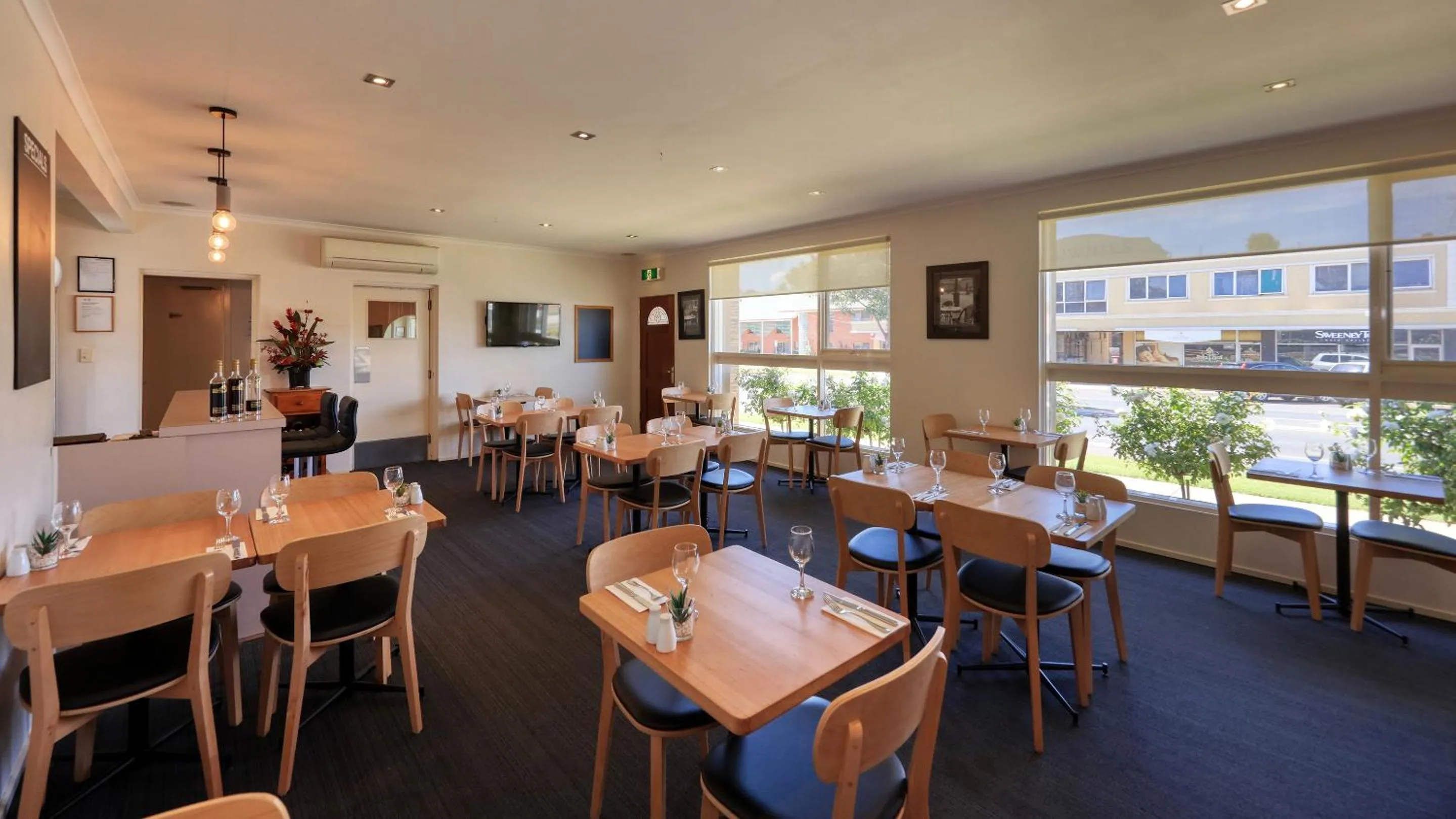 Restaurant/places to eat in Quality Inn Swan Hill
