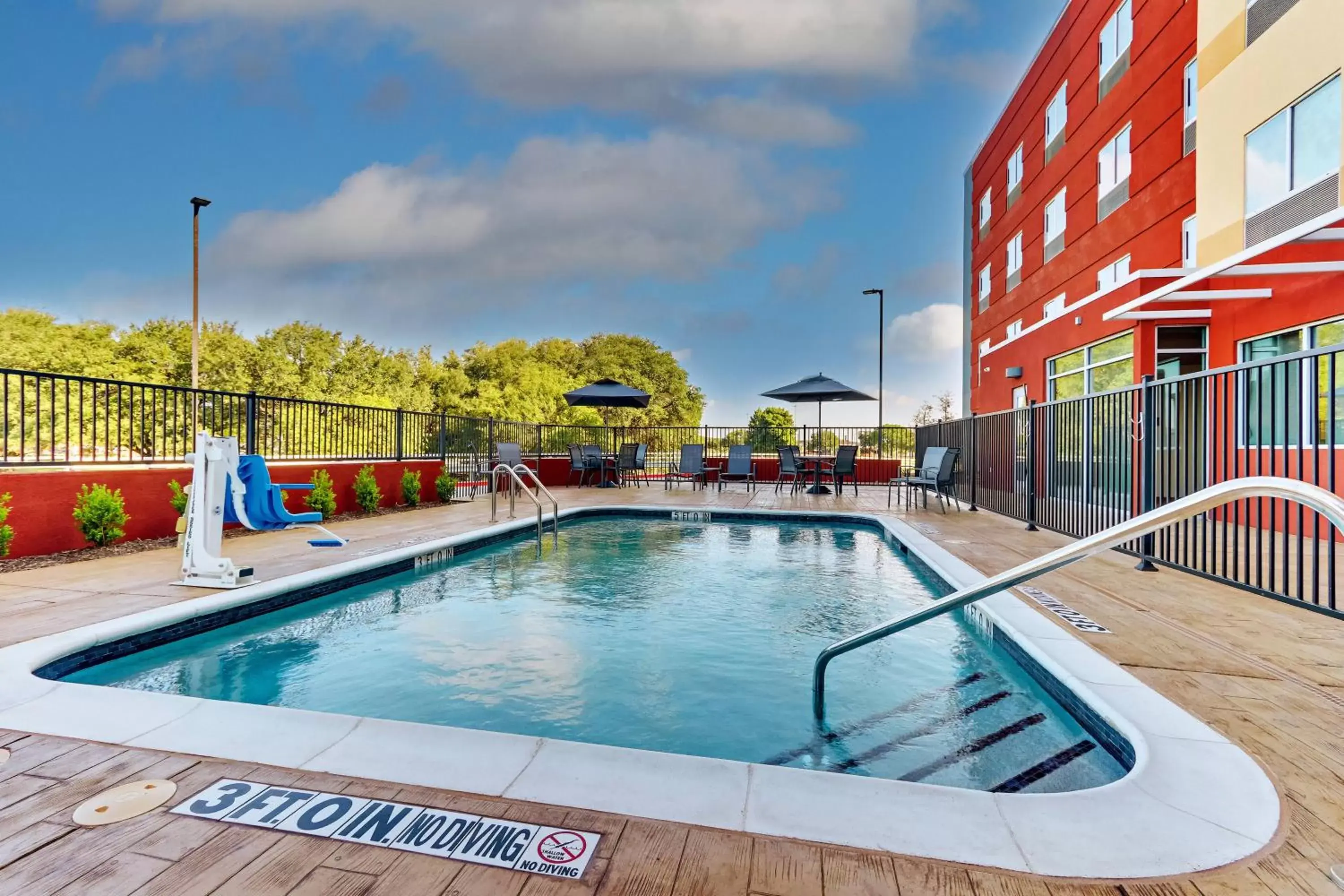 Swimming Pool in Fairfield Inn & Suites by Marriott Dallas Love Field