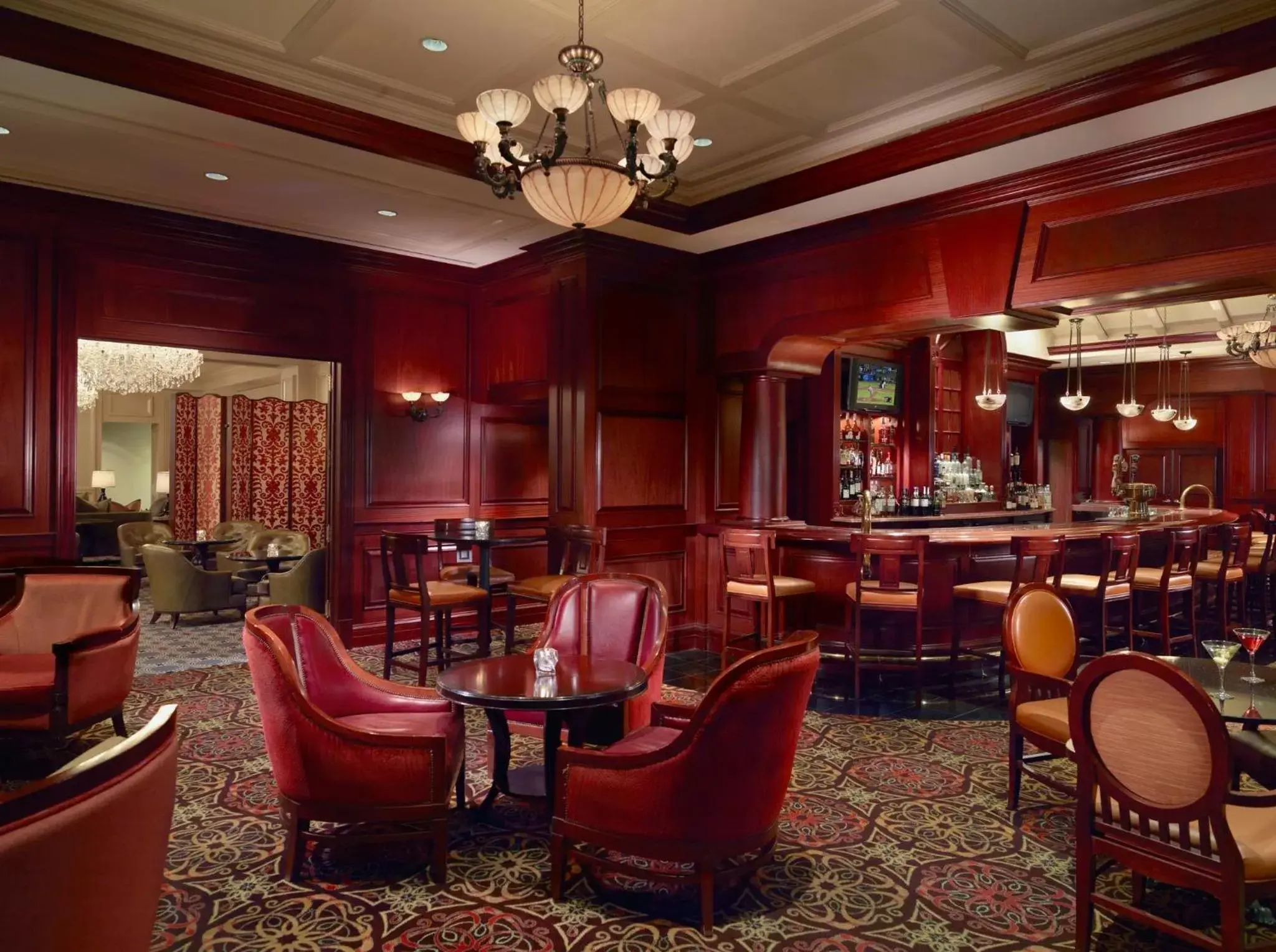 Lounge or bar, Lounge/Bar in Omni Shoreham Hotel