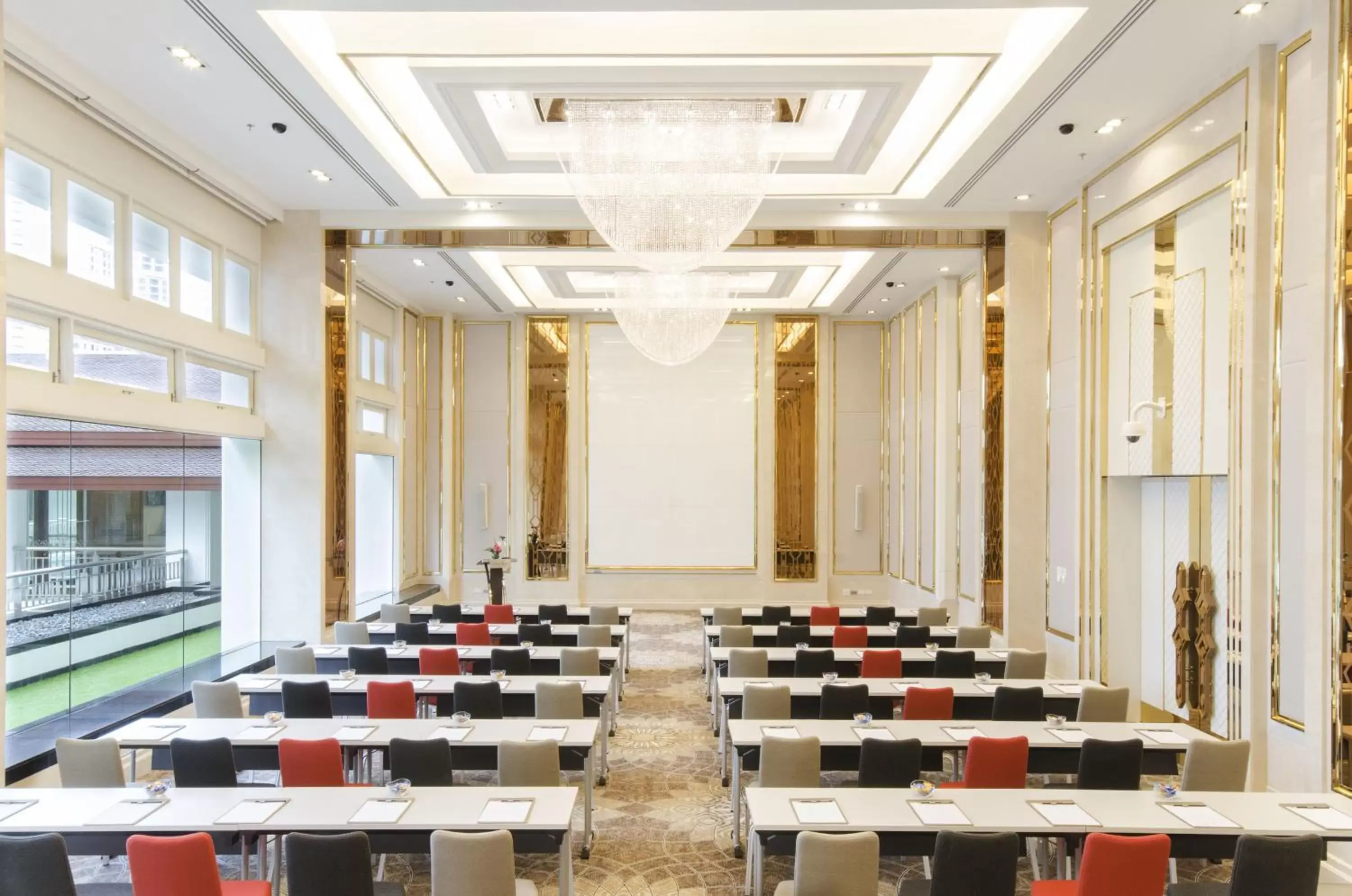 Meeting/conference room in Grande Centre Point Ploenchit