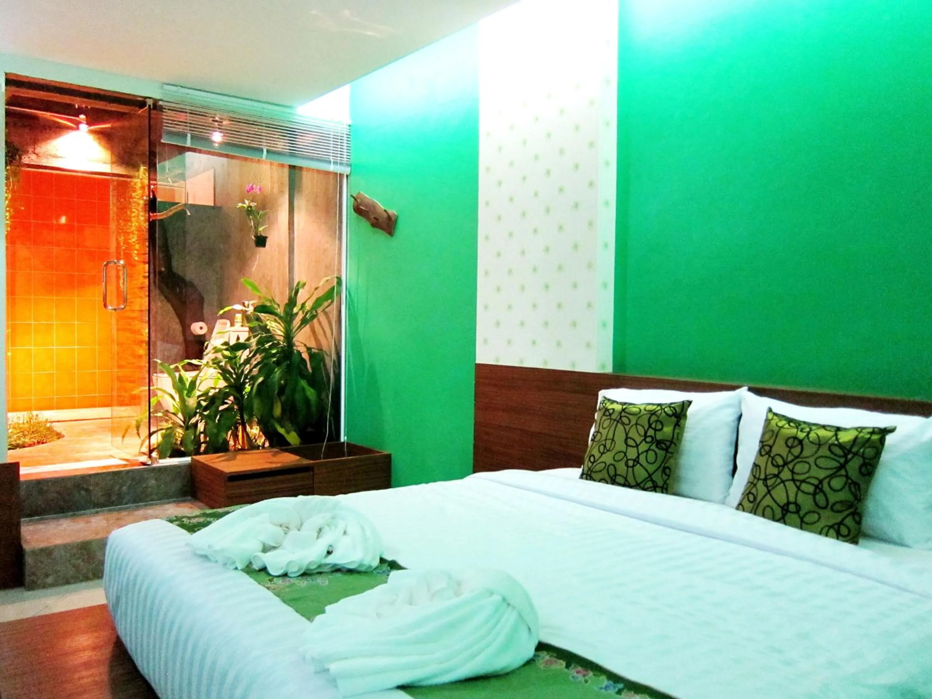 Bedroom, Bed in Forest Bungalows & Mama's Restaurant